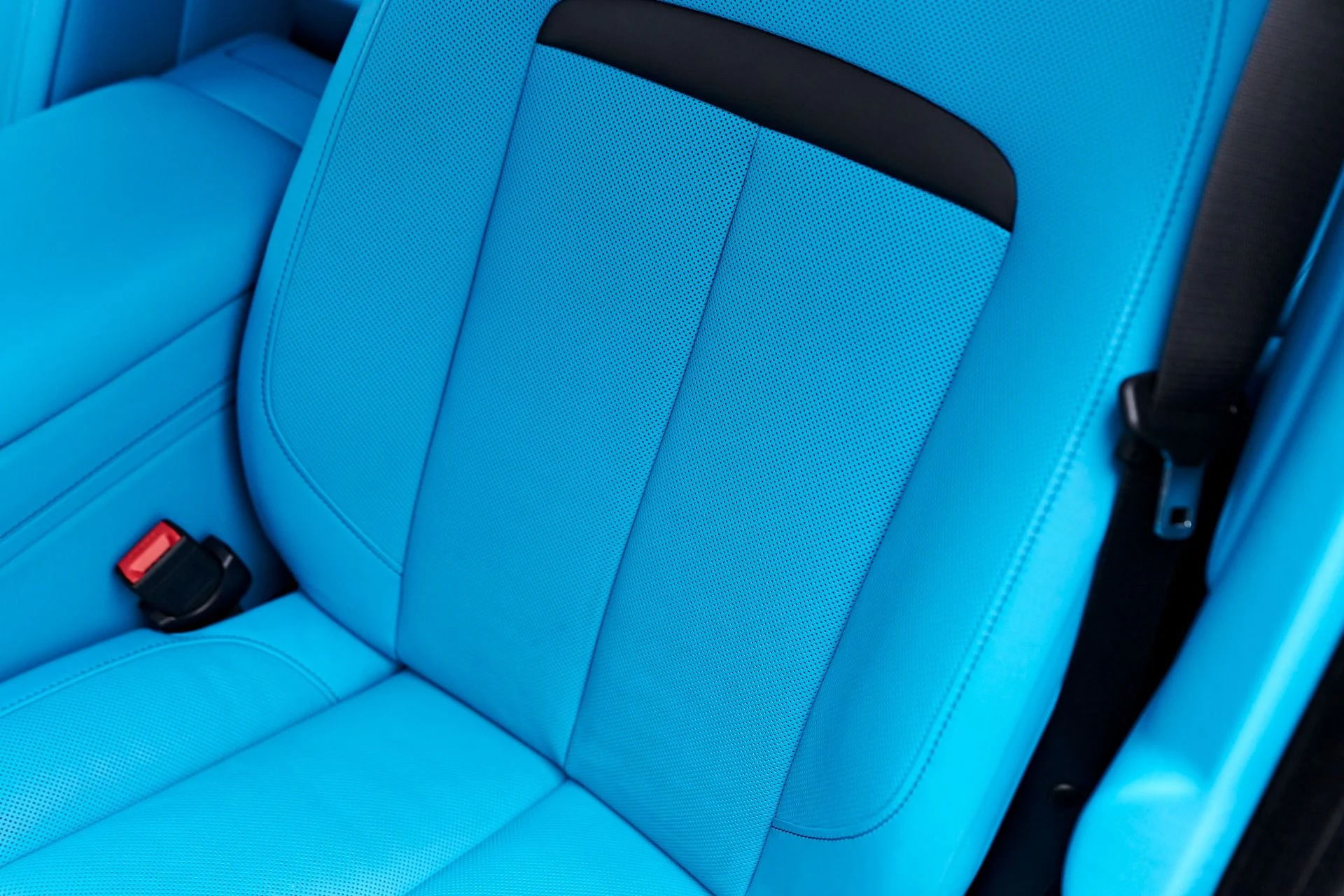 mph062_2579220161_Used_2024_Rolls_Royce_Ghost_Base_1755131984_cd293e2036