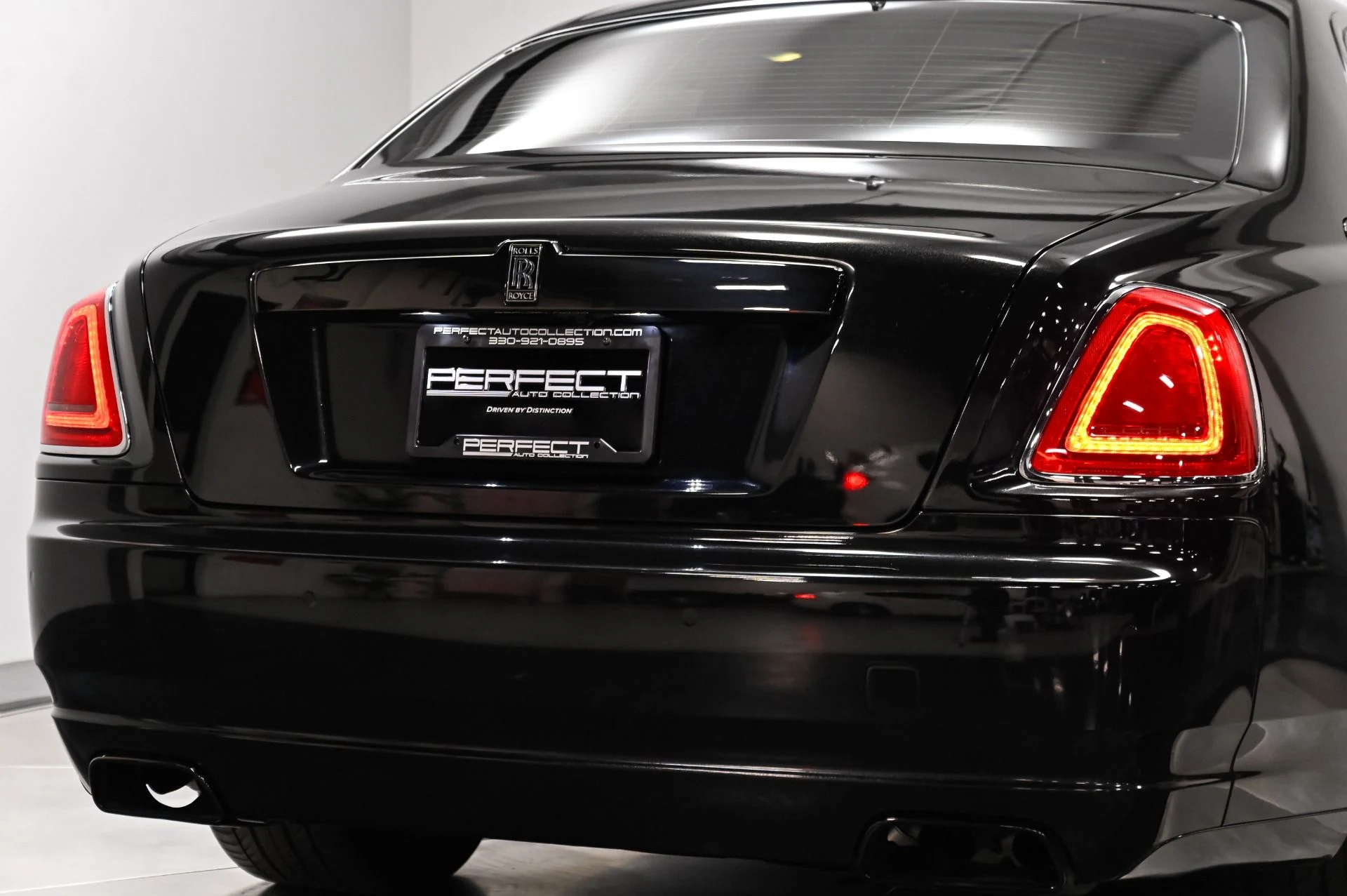 mph062_2605181849_Used_2017_Rolls_Royce_Ghost_Base_1792796263_1dbd64c93a