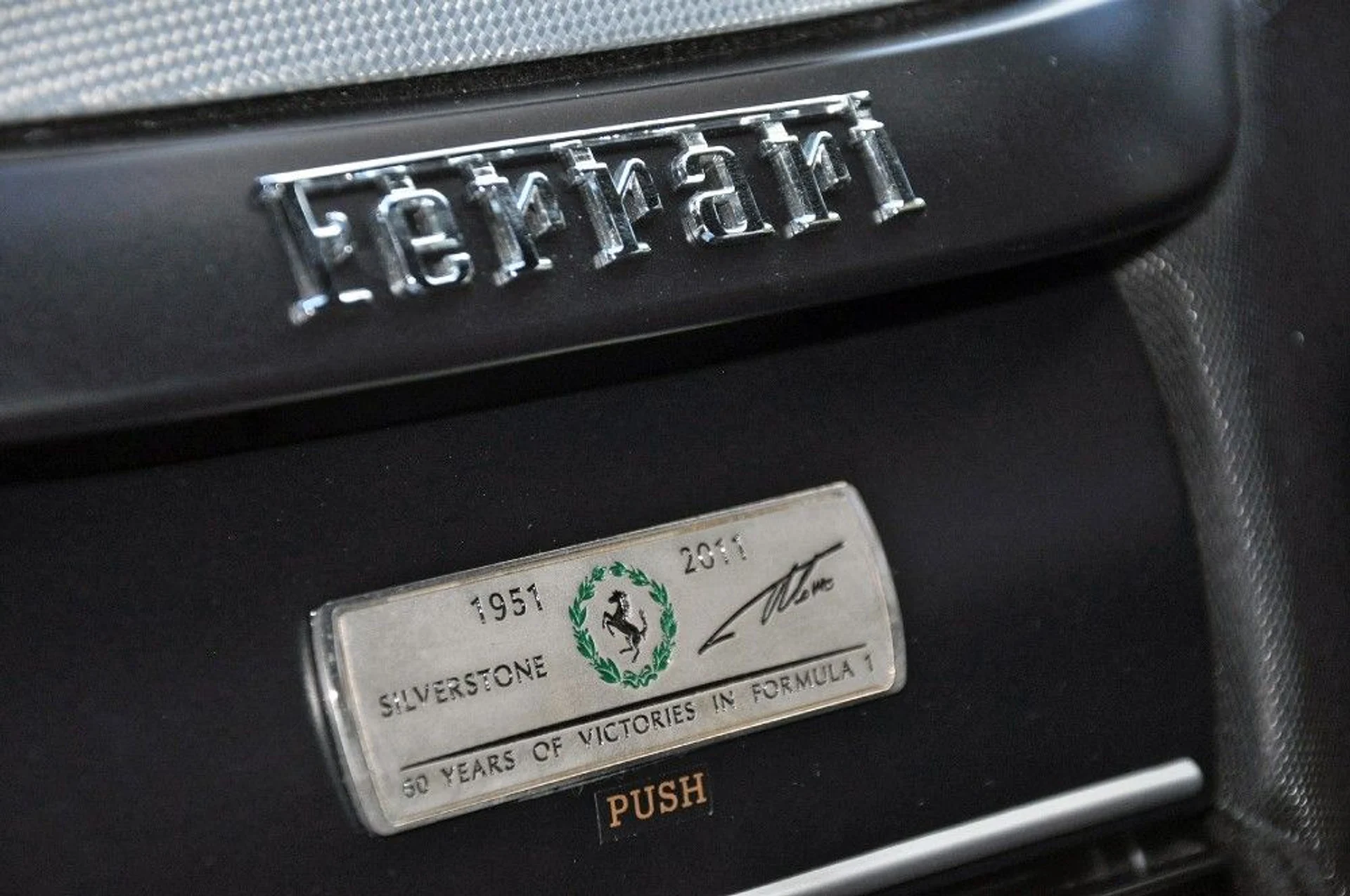 mph062_2663597121_13_p63_l_d021564d3f