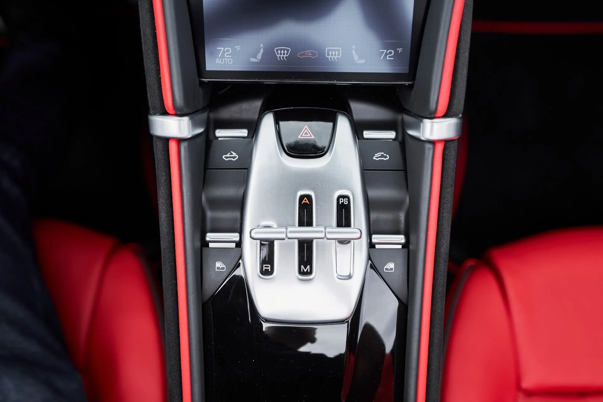 mph062_2687937794_Used_2024_Ferrari_Roma_Base_1763170132_cc8a02c843