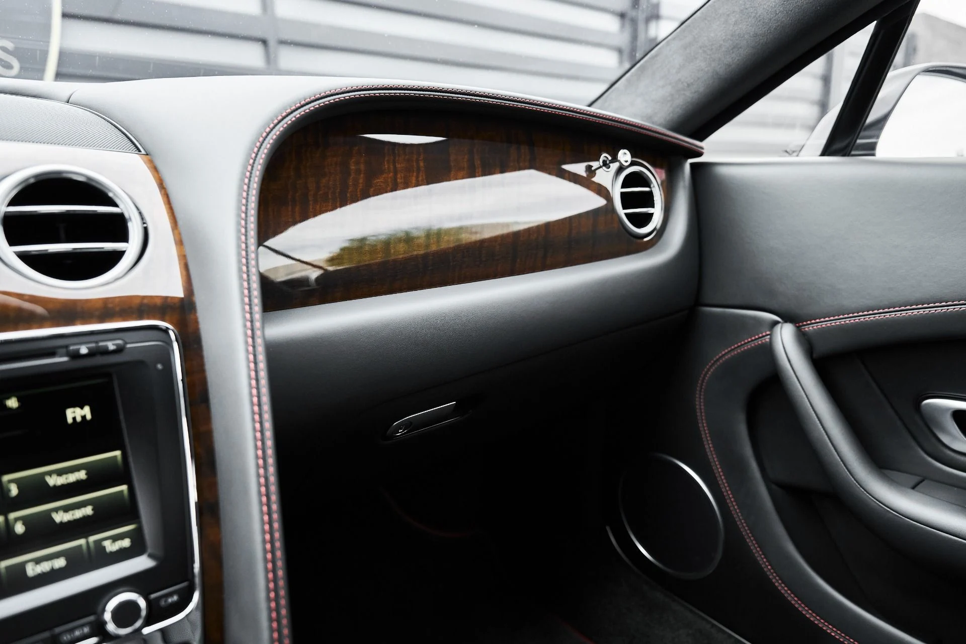 mph062_2706706319_Used_2016_Bentley_Continental_GT_V8_1775005863_4e18cc75ec