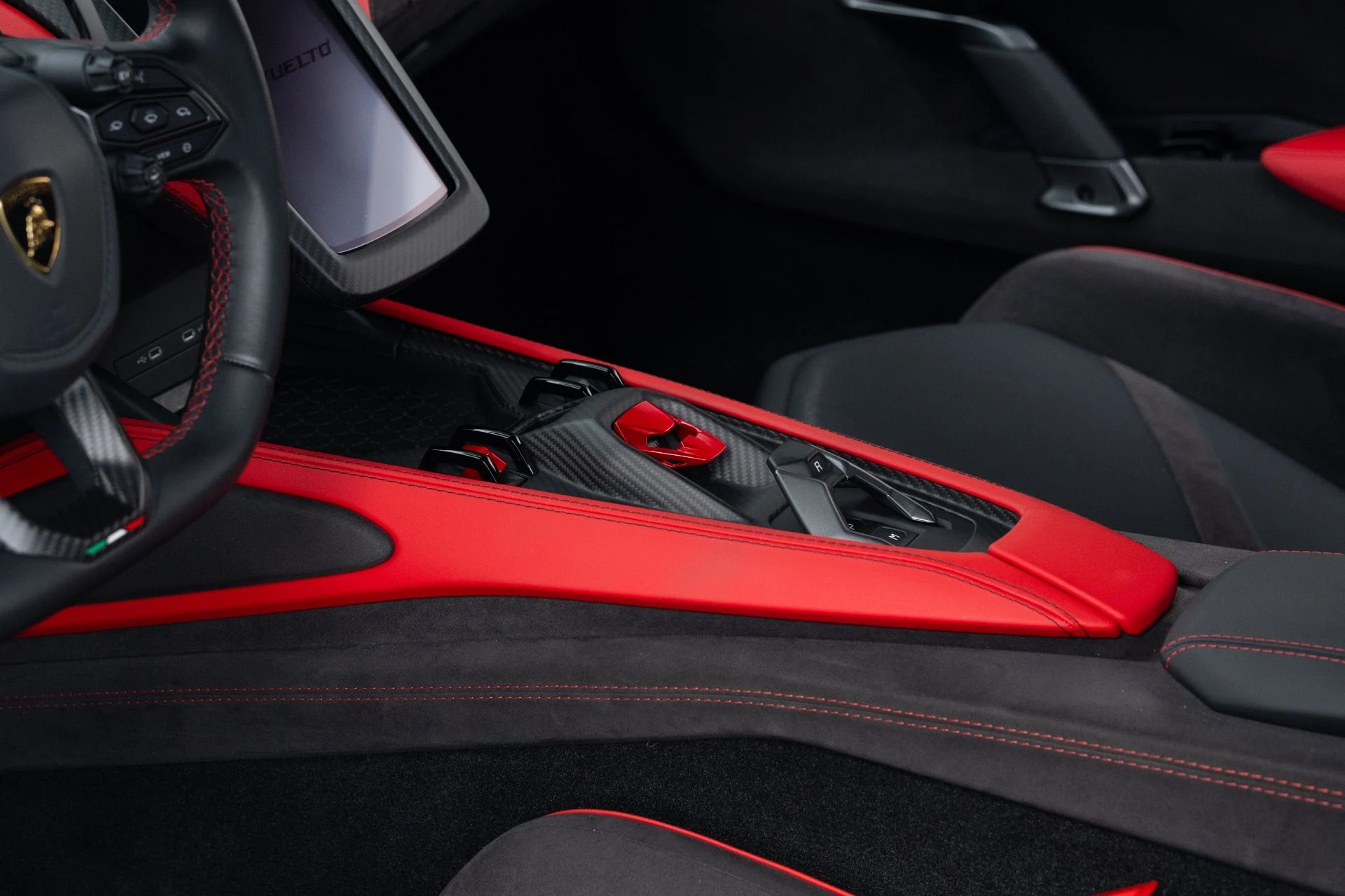 mph062_2730867832_Used_2024_Lamborghini_Revuelto_1778880537_431d8b6d5e