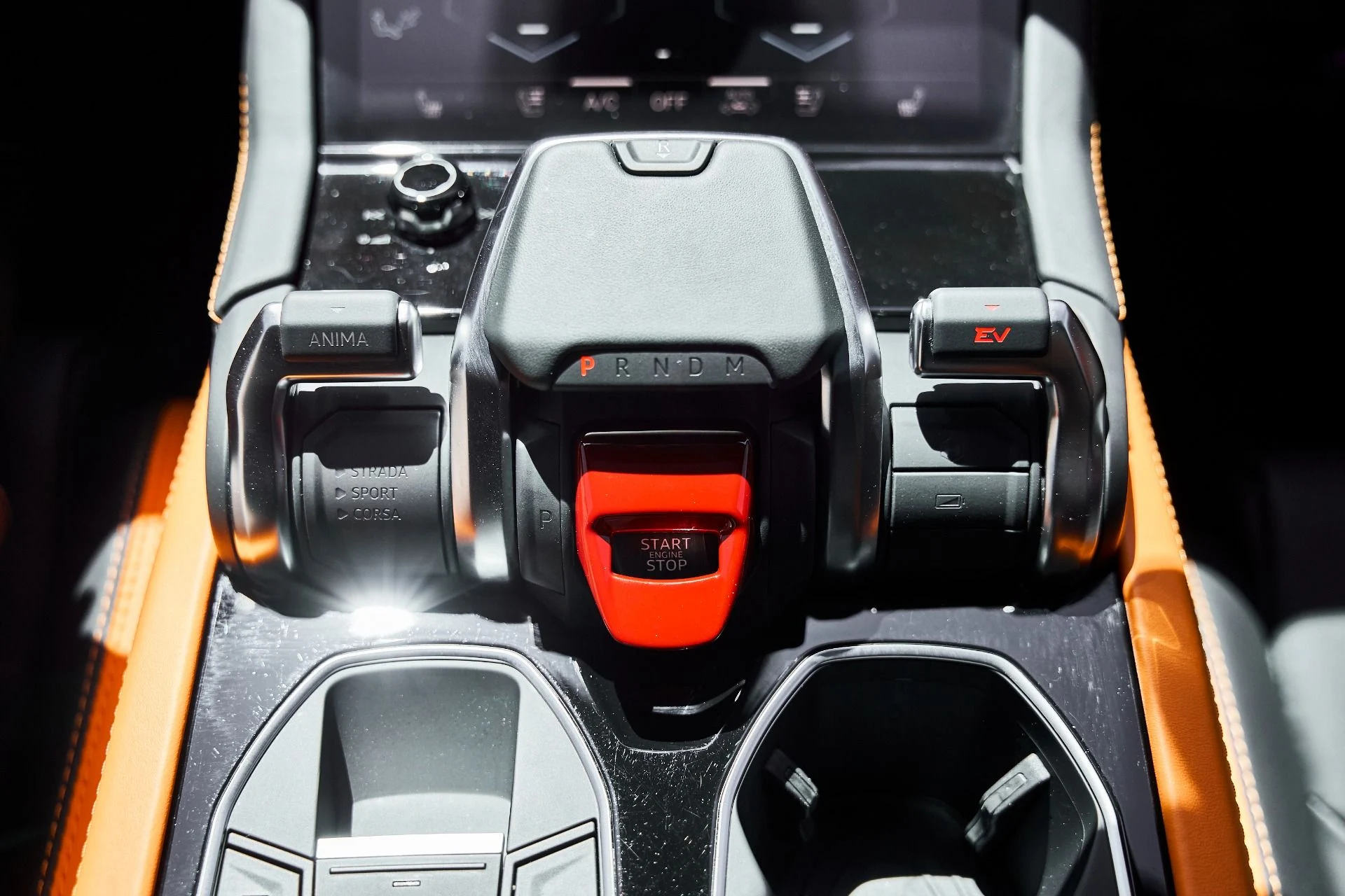 mph062_2738489868_Used_2025_Lamborghini_Urus_SE_1779992069_9162934403