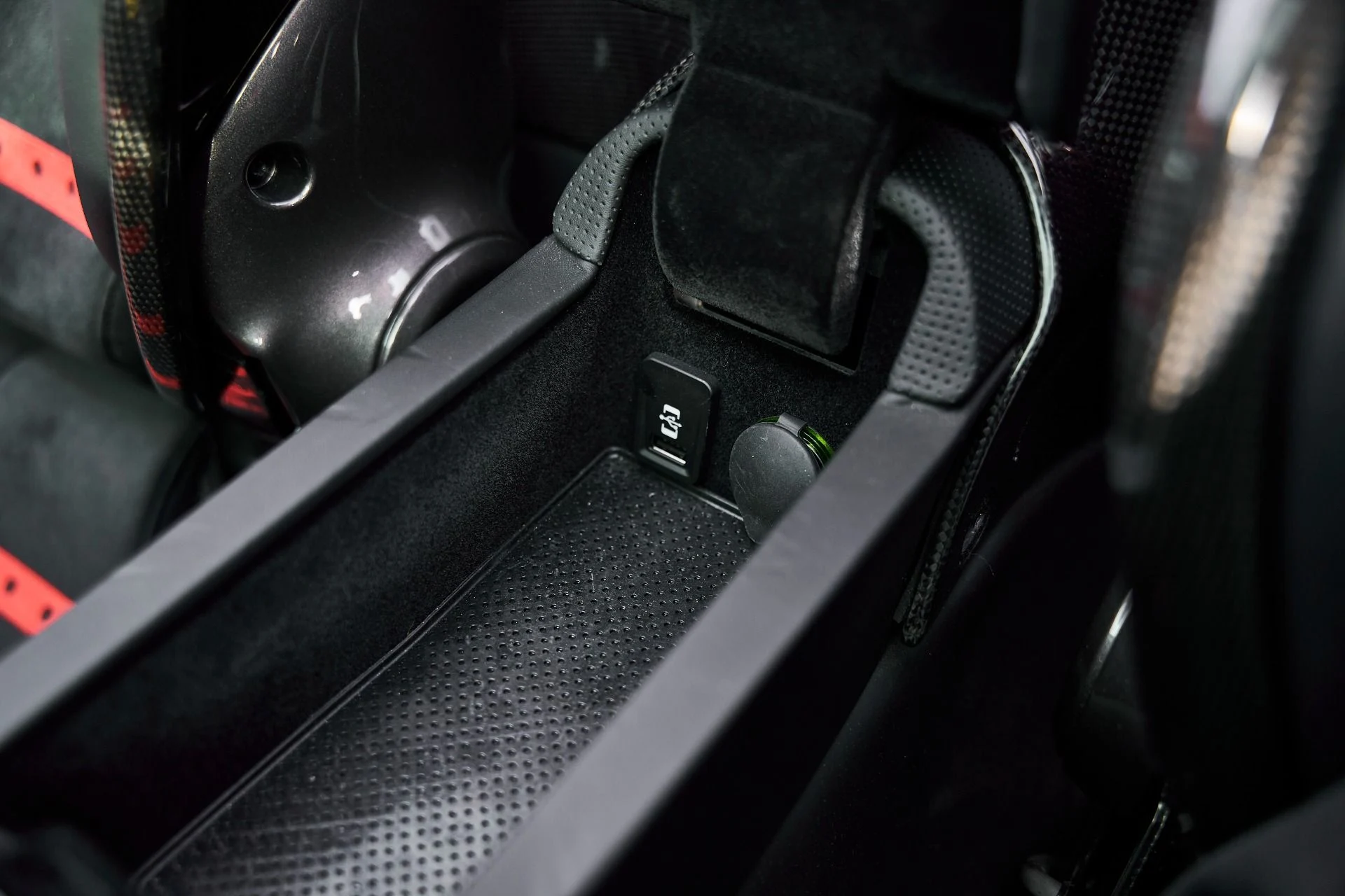 mph062_2758668784_Used_2022_Ferrari_SF_90_Spider_Base_1770767951_ec9e4c33c0