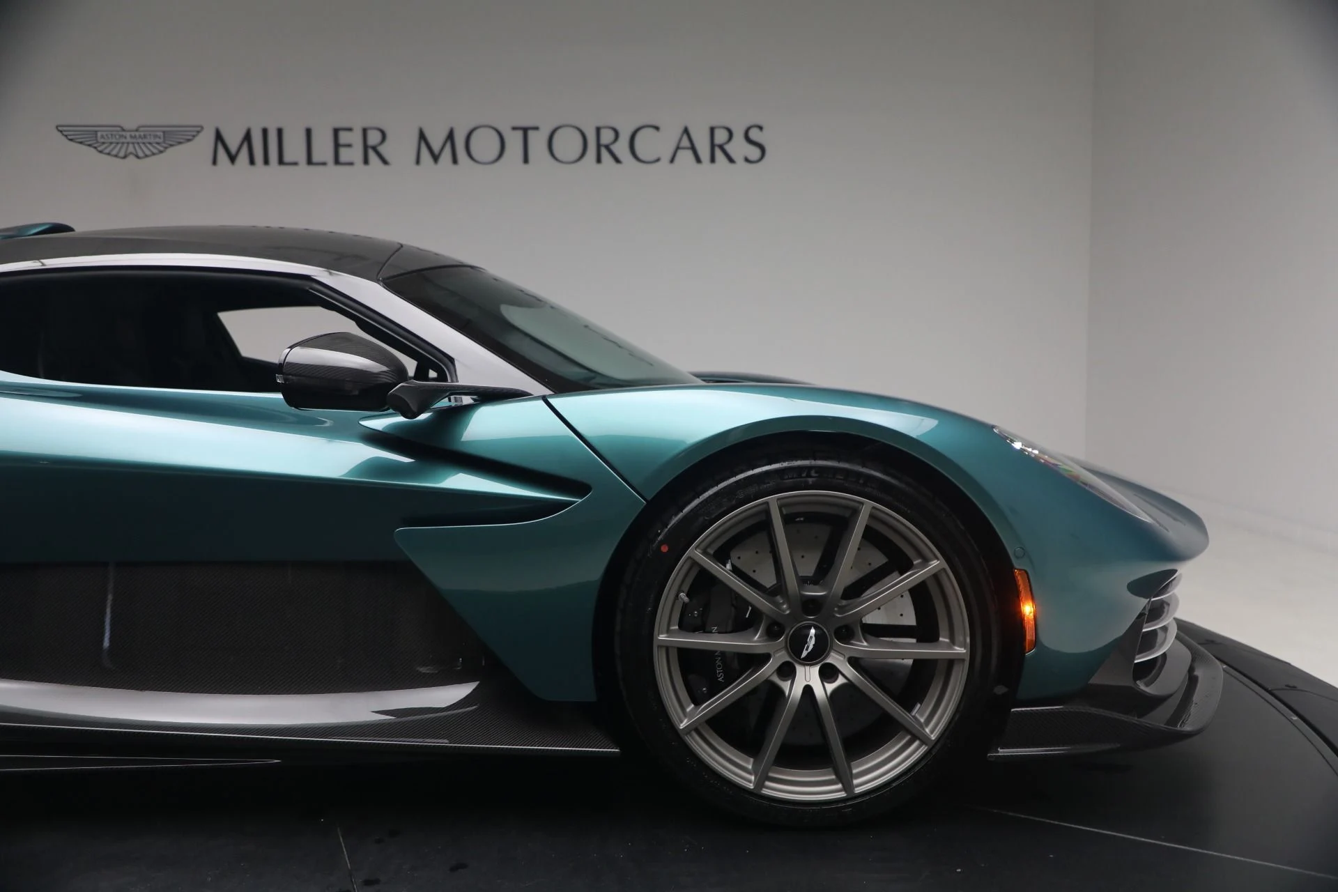 mph062_2819189536_New_2026_Aston_Martin_Valhalla_1779312557_a87e0733cb