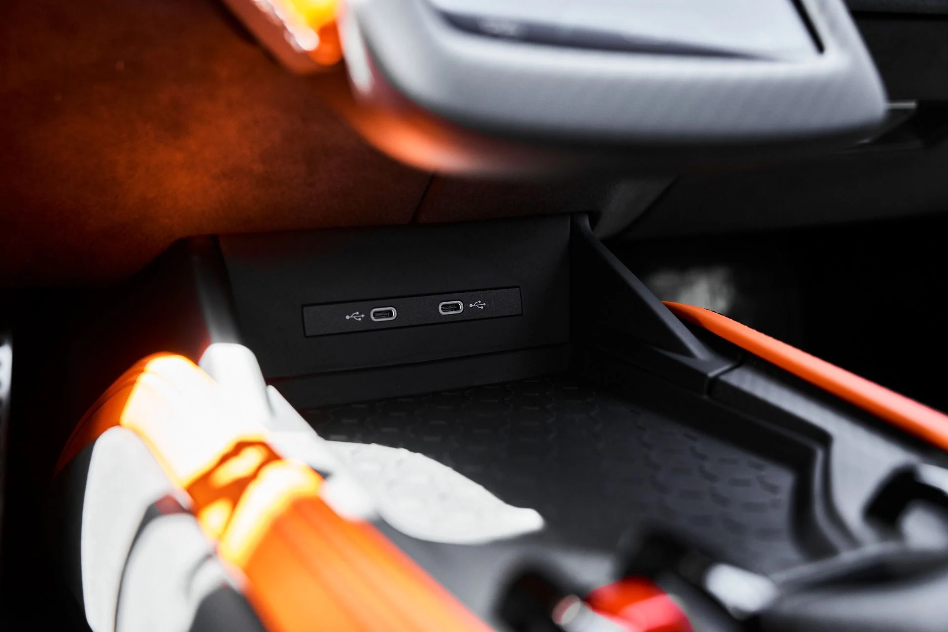 mph062_2824499458_Used_2024_Lamborghini_Revuelto_Base_1777394371_952827499e