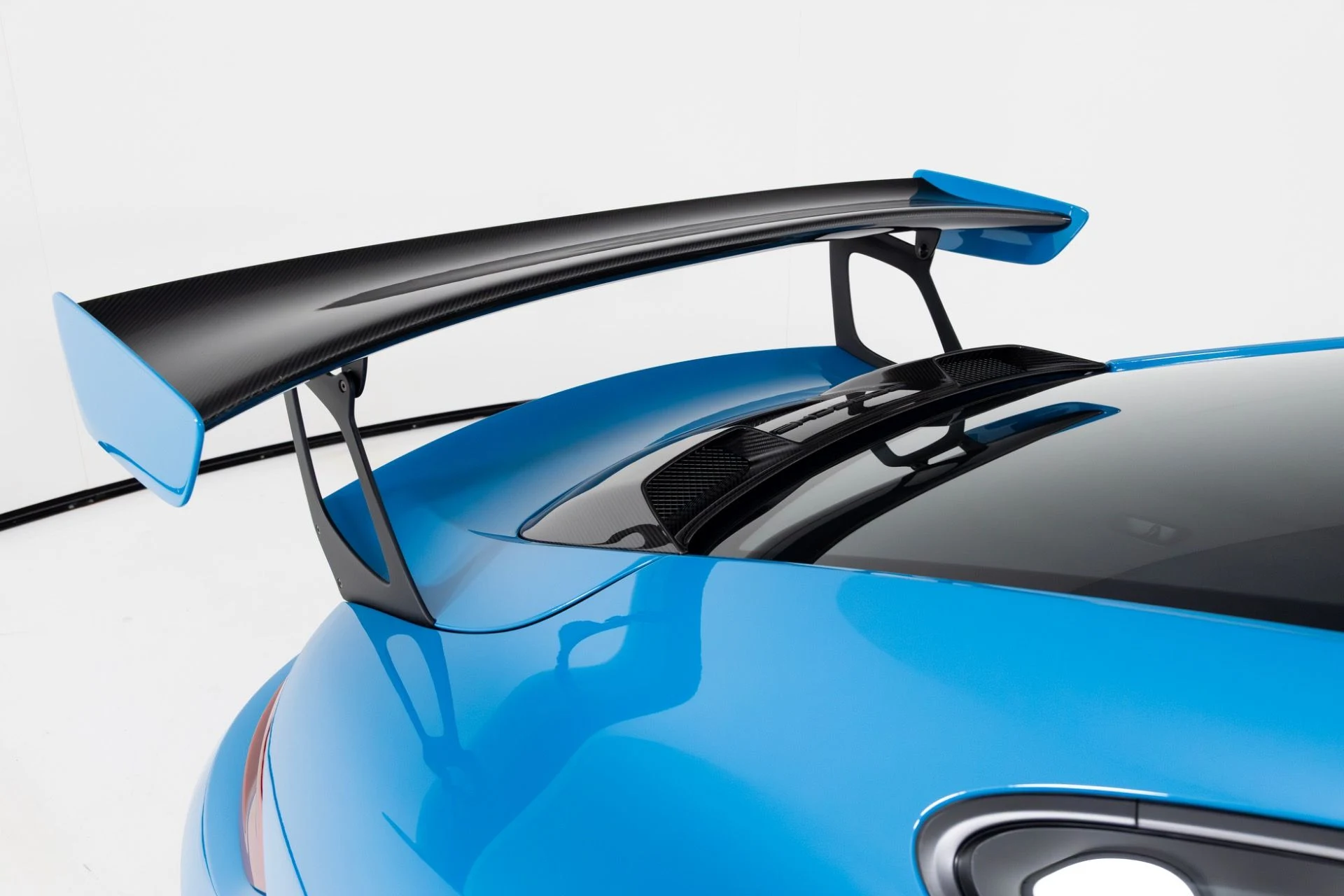 mph062_2828882867_Used_2018_Porsche_911_GT_2_RS_1766512611_ed84bf1a59