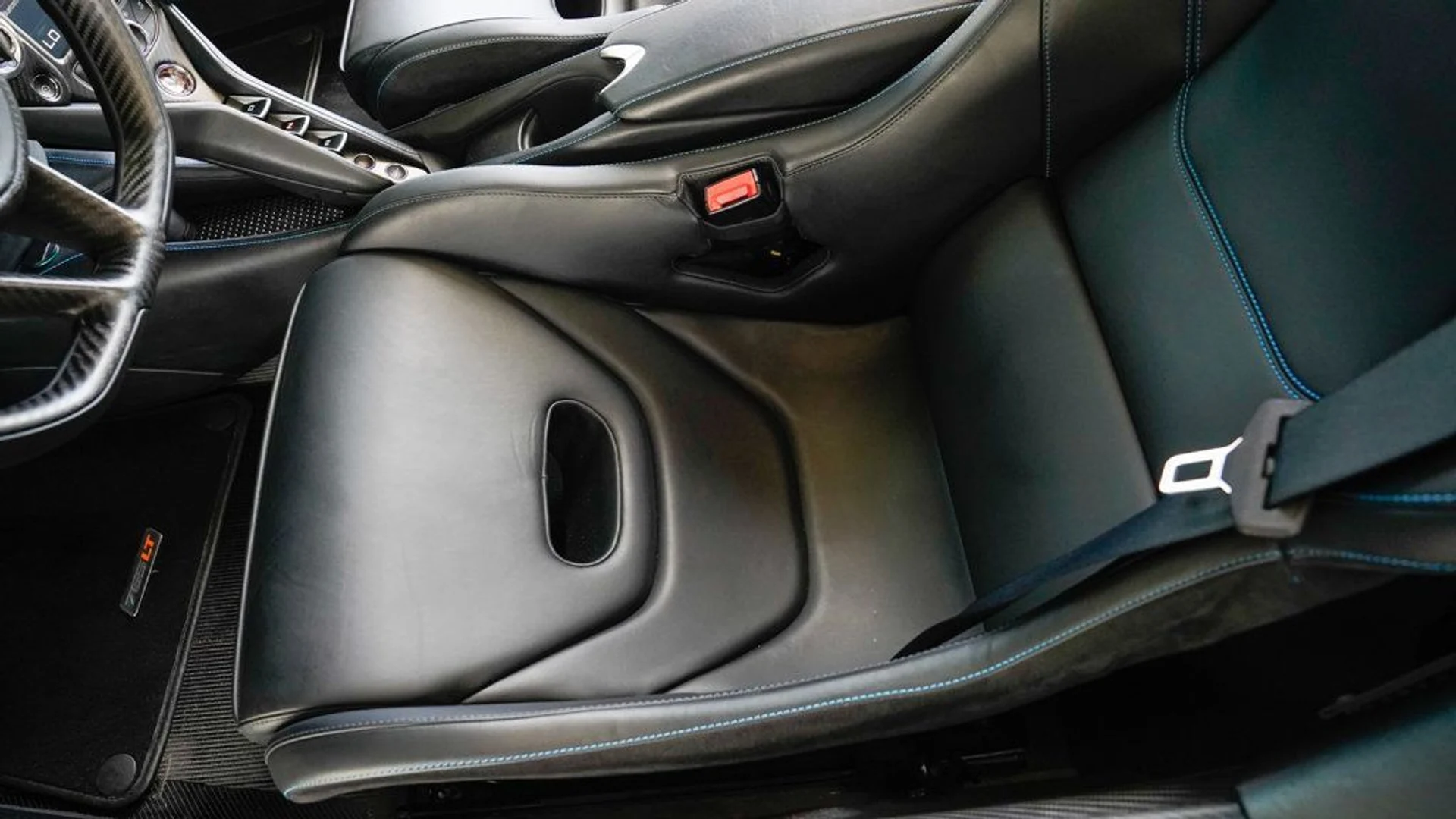 mph062_2853021509_used_2021_mclaren_765lt_coupe_14354_22828181_63_1024_e8c300495b