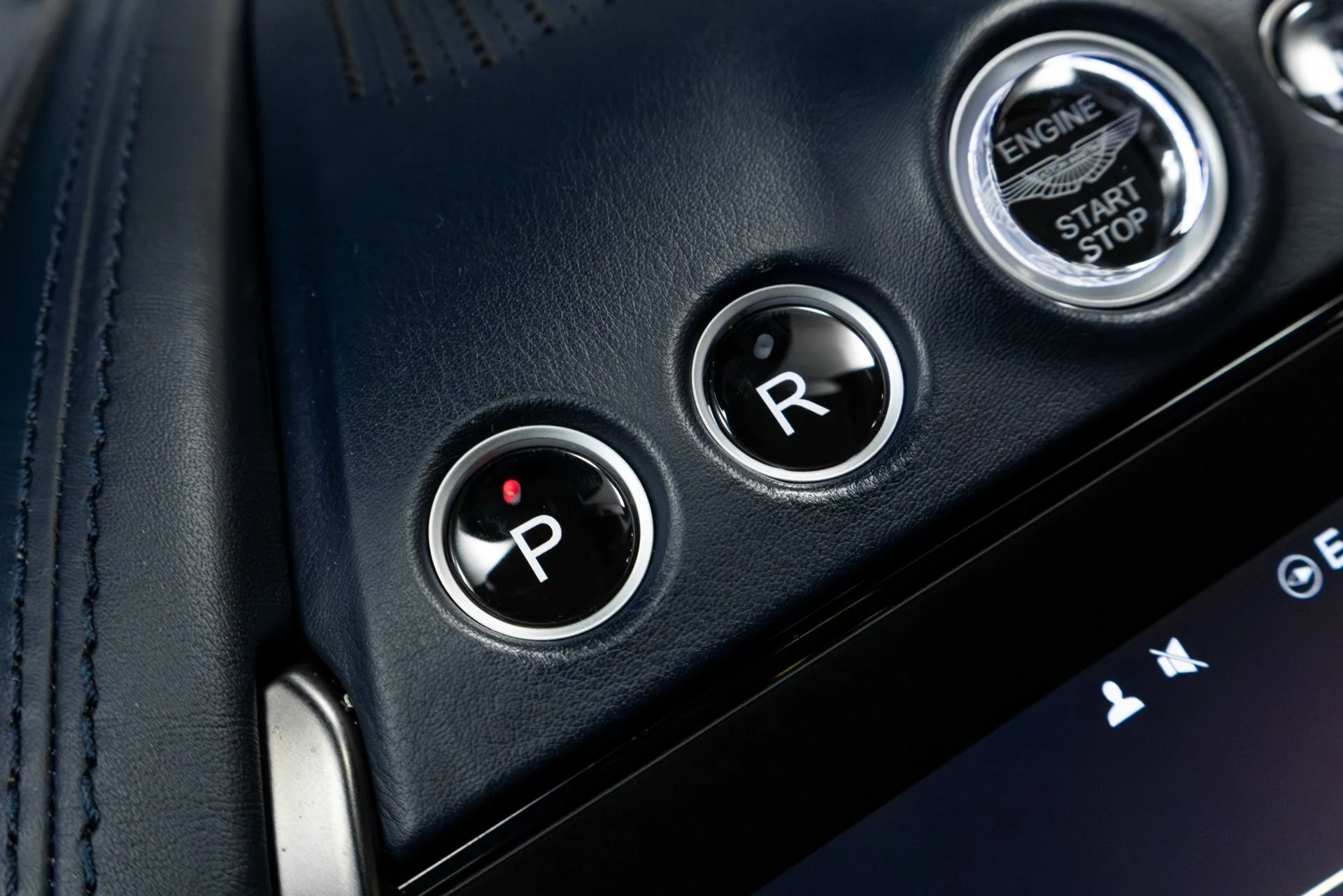 mph062_2854296663_Used_2021_Aston_Martin_DBX_1770088523_73dad9a906