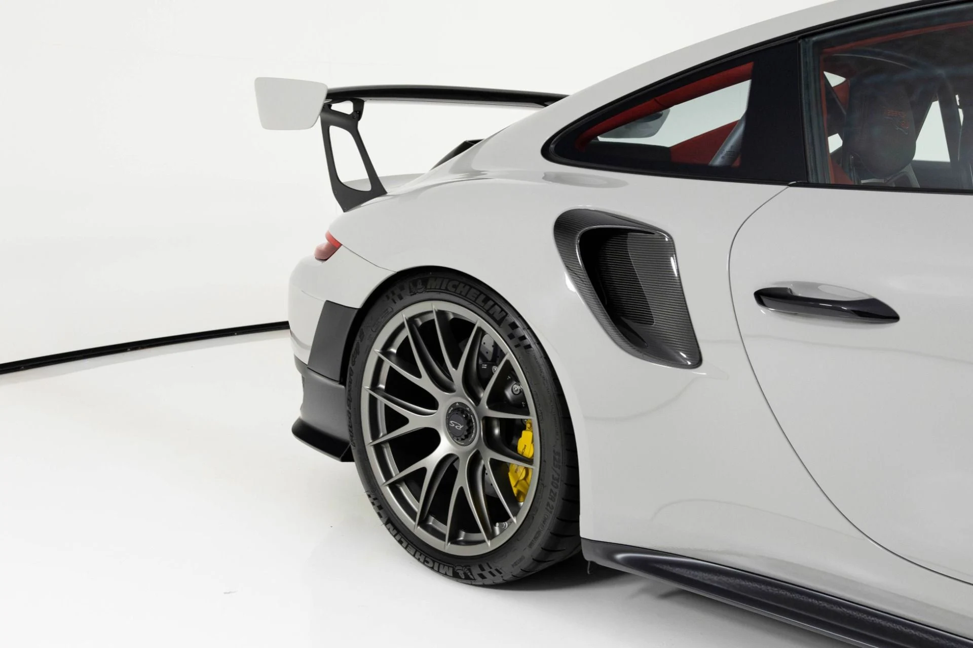 mph062_2889740838_Used_2018_Porsche_911_GT_2_RS_1762984506_017cf0f2a4