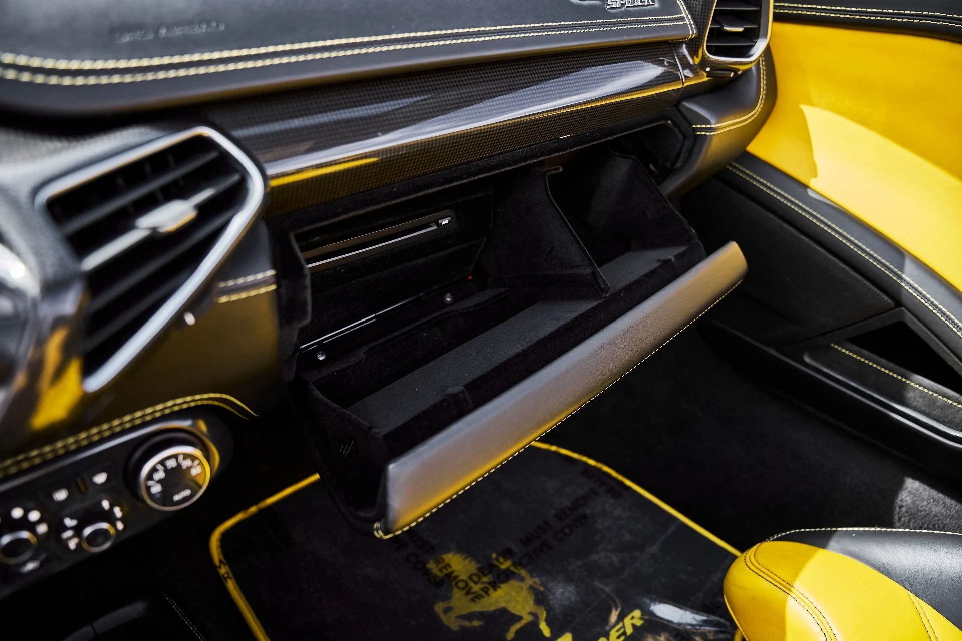 mph062_2890809899_Used_2013_Ferrari_458_Spider_Base_1778089135_0a7770913e