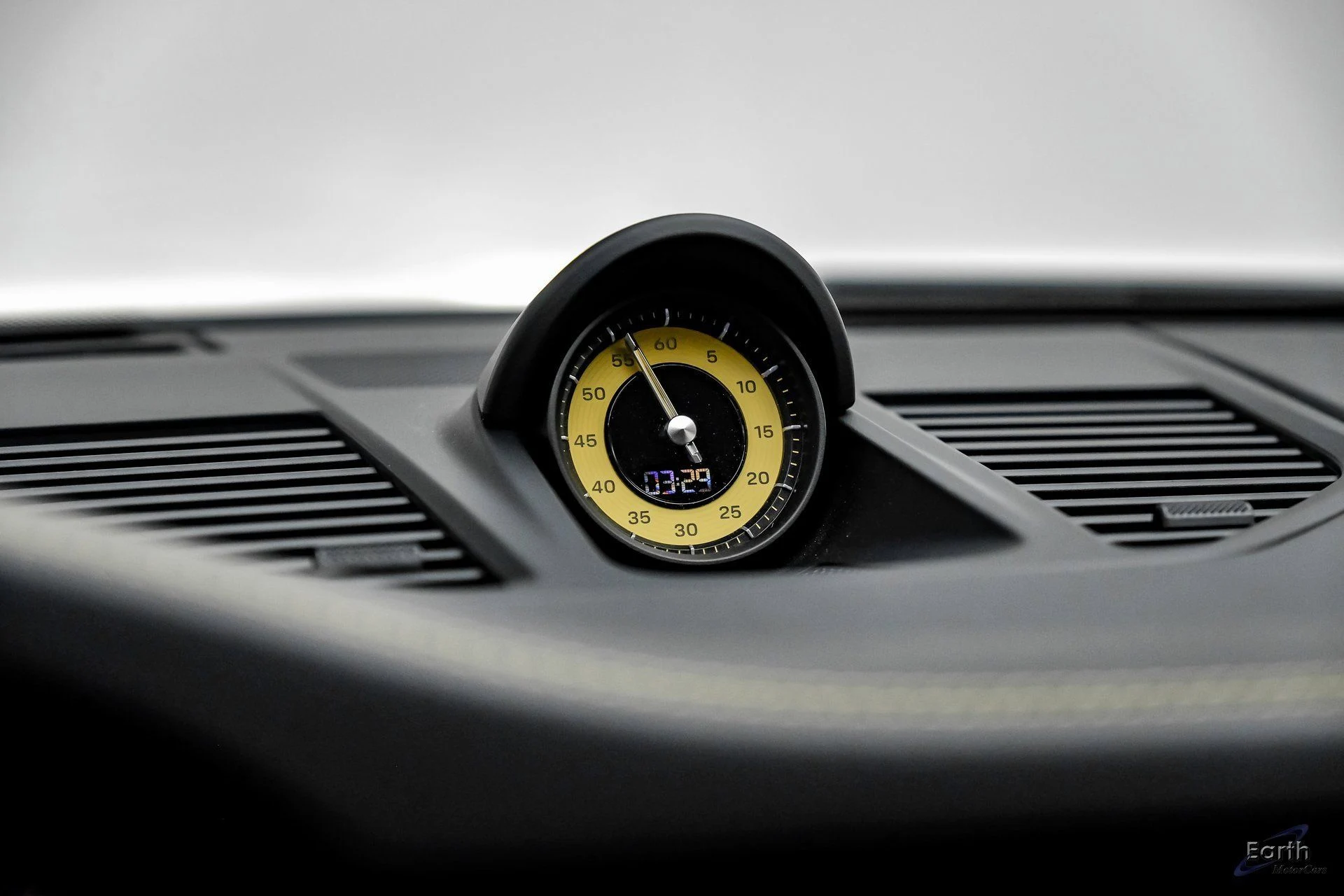 mph062_2901639003_c3c2de32a3383508f66c666e3d48ec14x_1d31aea9ac