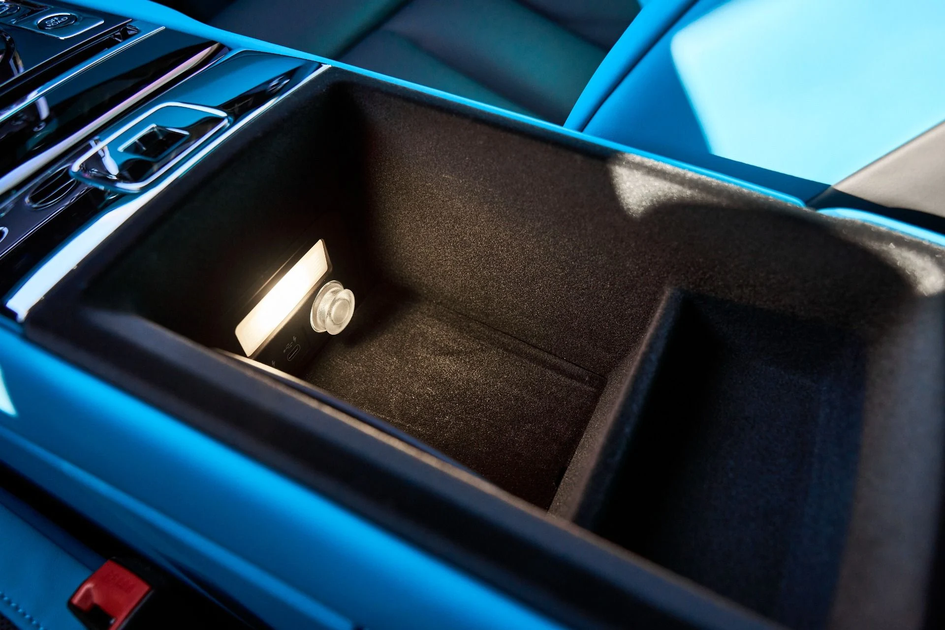 mph062_2907864942_Used_2025_Rolls_Royce_Cullinan_Base_1767668923_d51cff1e8c