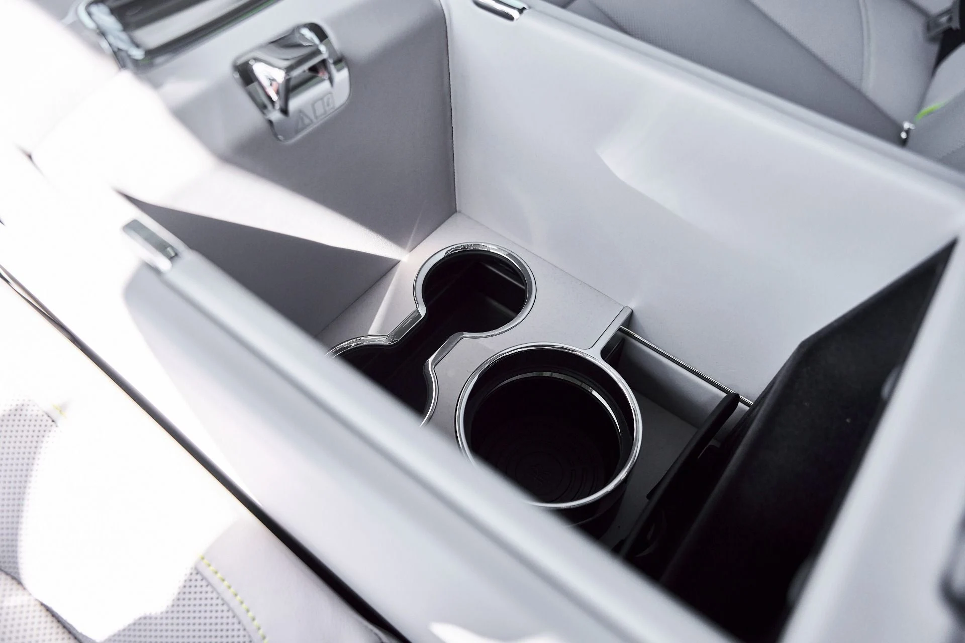 mph062_290884268_Used_2024_Rolls_Royce_Cullinan_Base_1773162661_2067325622