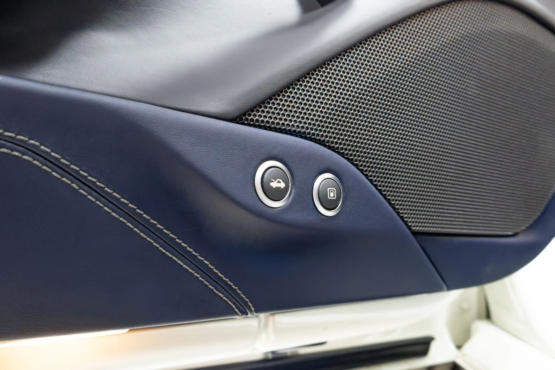 mph062_2911997749_Used_2018_Ferrari_488_Spider_1774434782_1930927d50