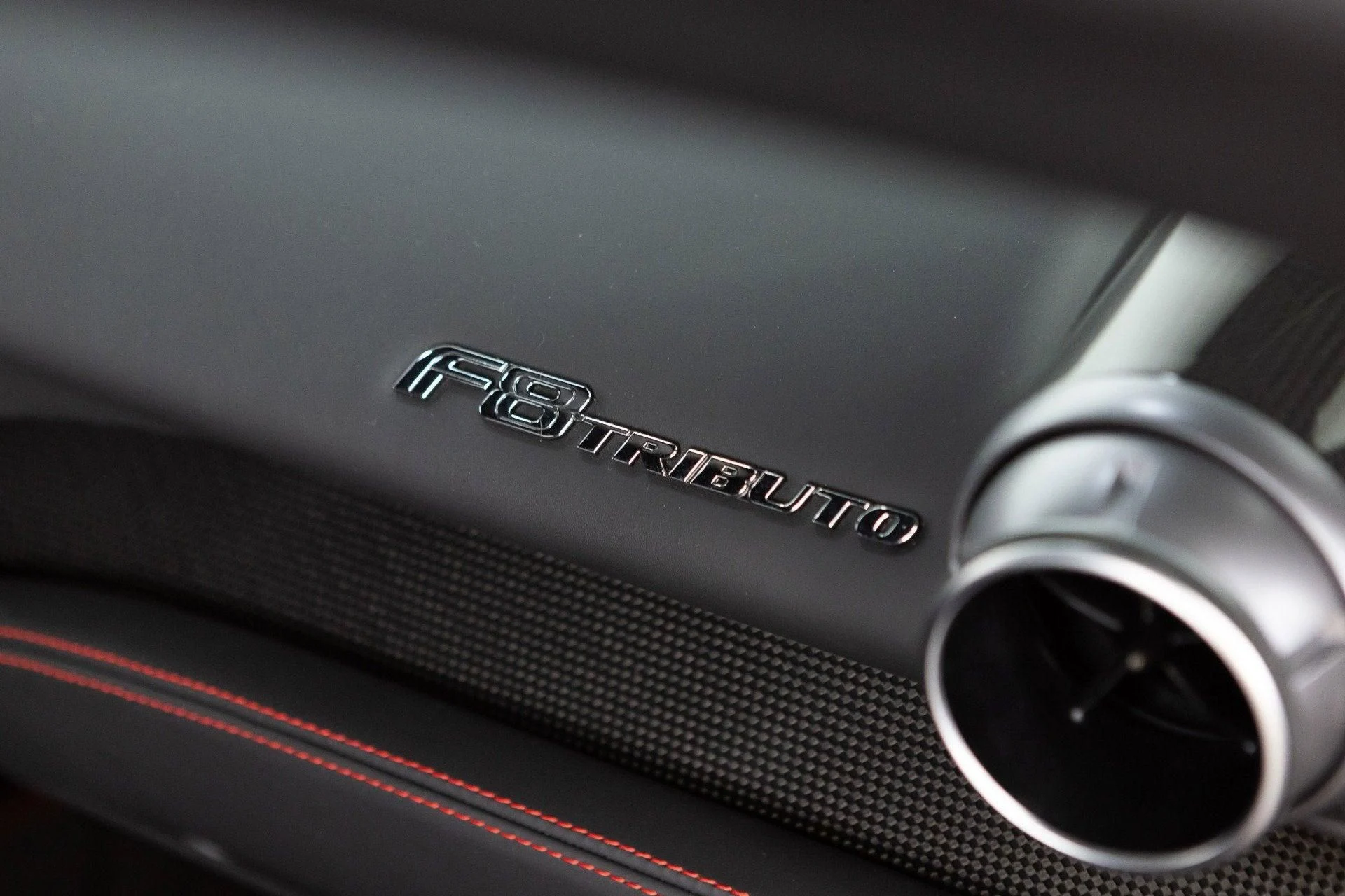 mph062_2964941120_Used_2020_Ferrari_F8_Tributo_1777367318_fdf35eff85