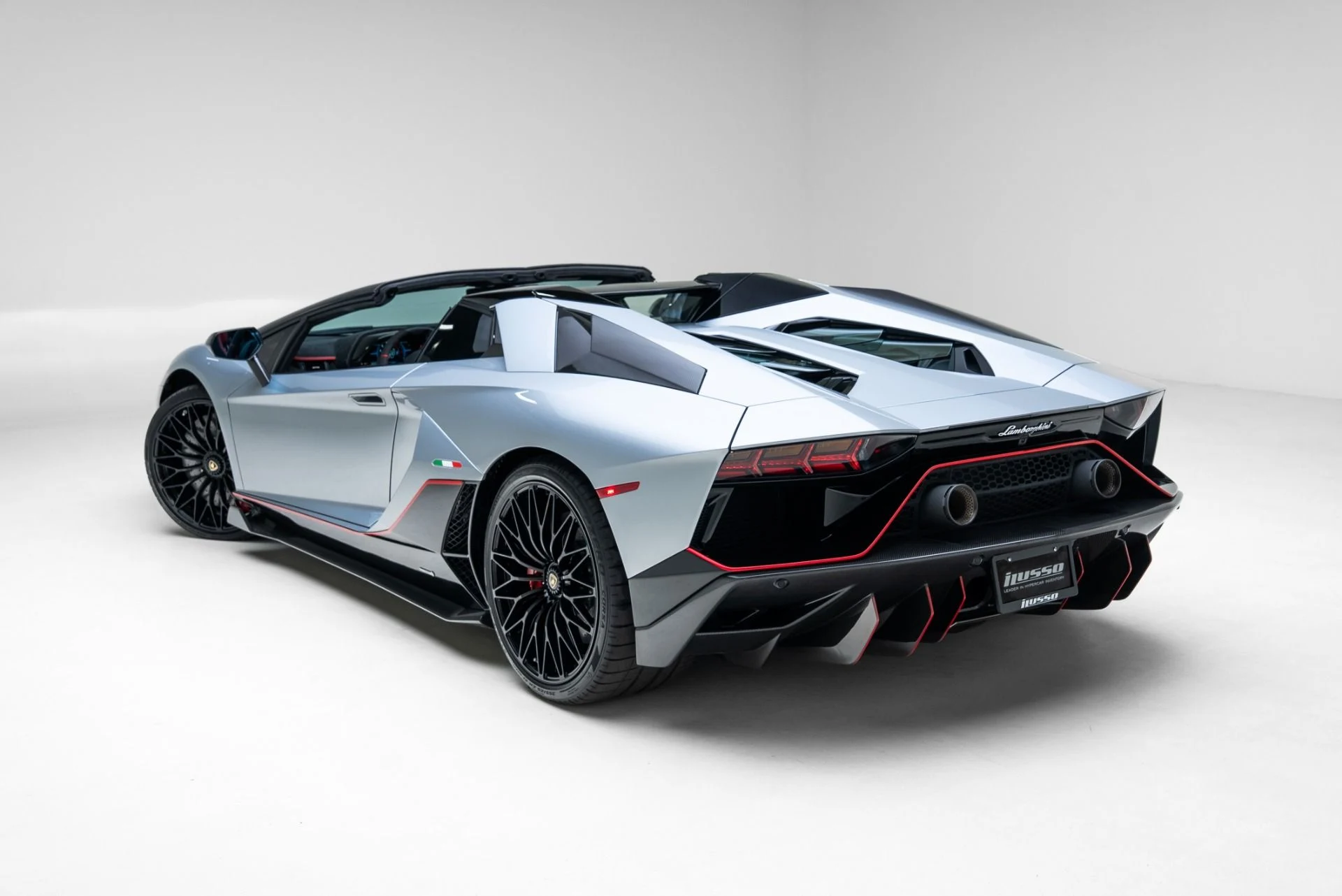 mph062_2981001466_Used_2022_Lamborghini_Aventador_LP_780_4_Ultimae_1773941128_22cbca8cfe