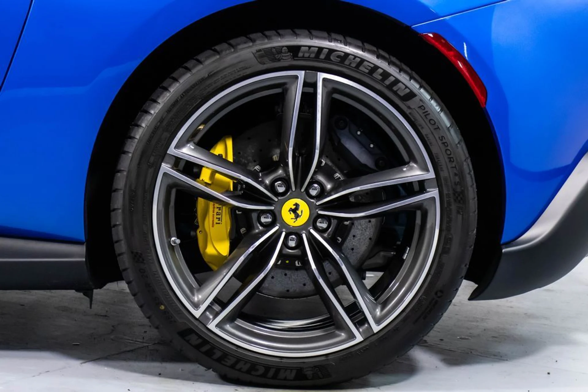 mph062_301183403_445a84bd43d92bfeafd7aeb328920186x_b528bbfafd