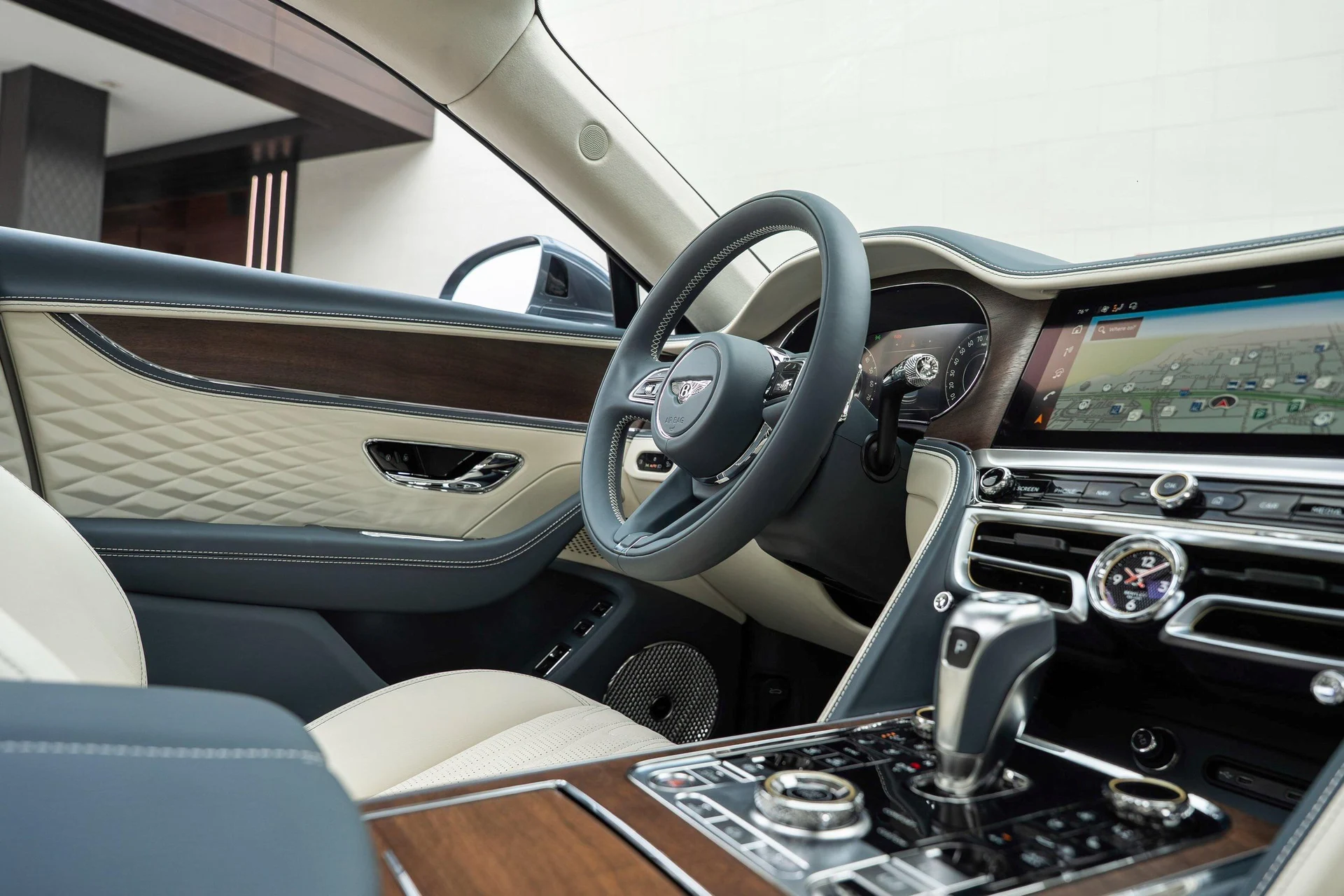 mph062_3036700211_477619931_6954c0d04e73cd9f103f5080_82f19b59b6