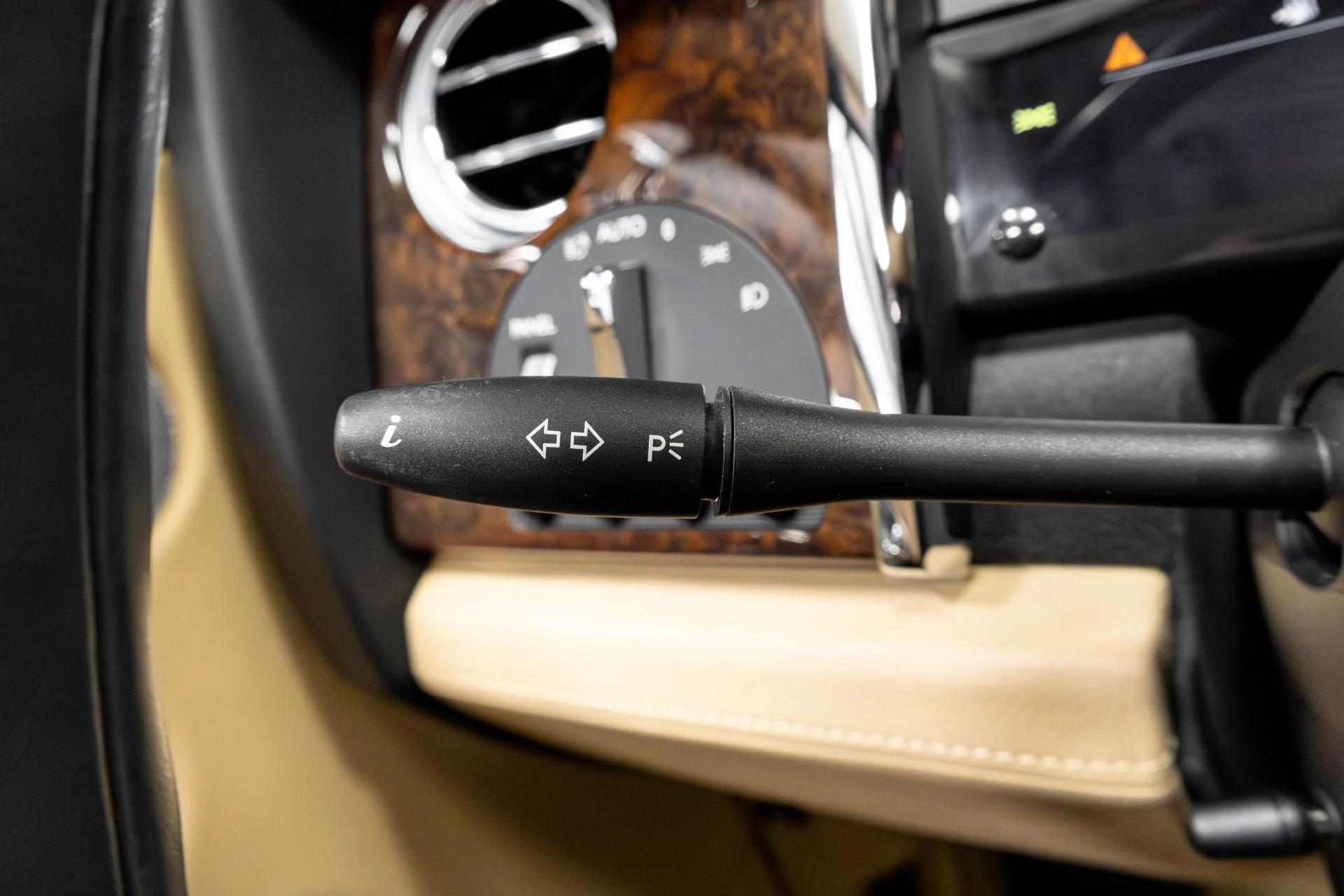 mph062_3048567212_Used_2011_Rolls_Royce_Ghost_1771348774_a4ff5a2d01