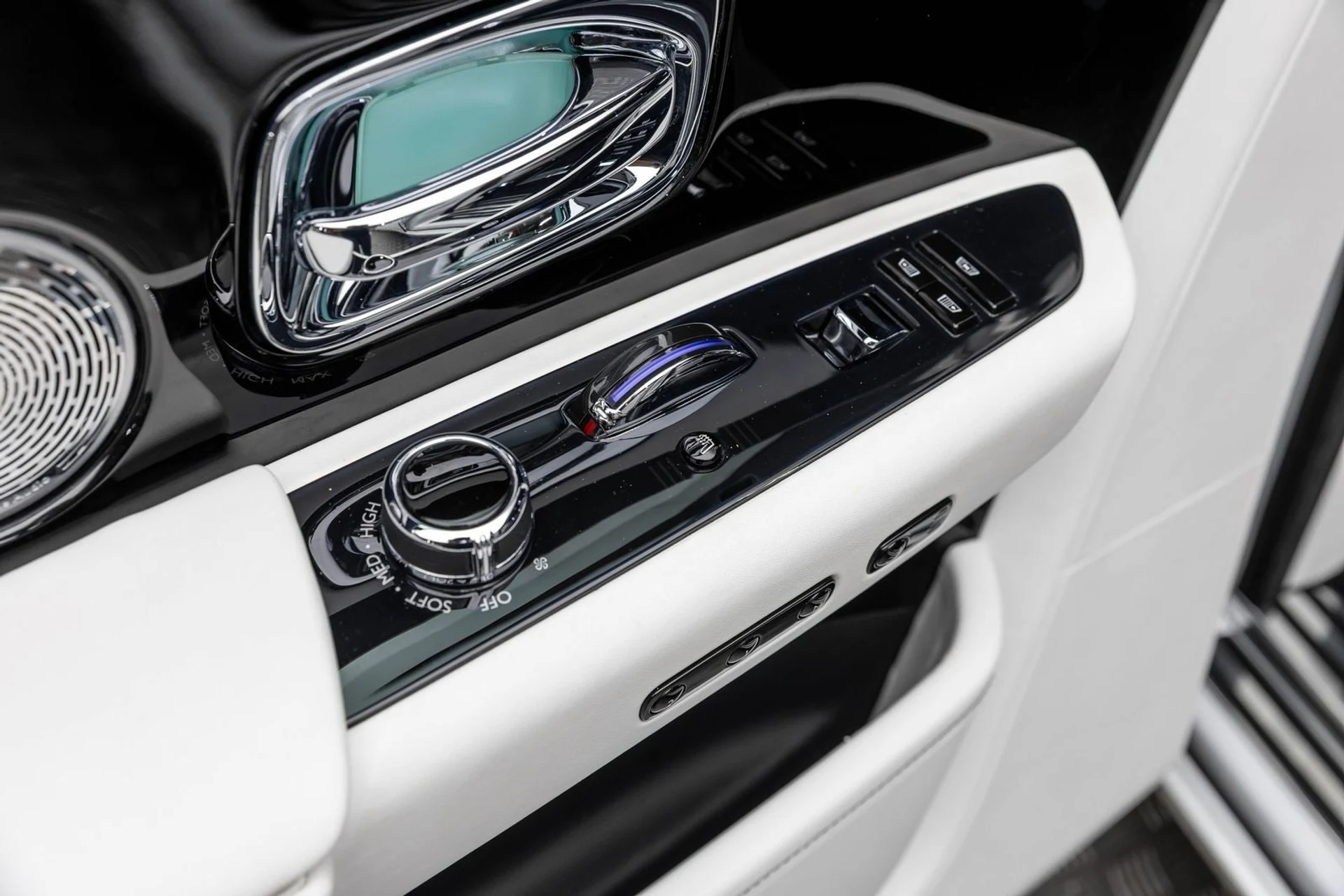 mph062_3051537277_63_8ee5ce2944