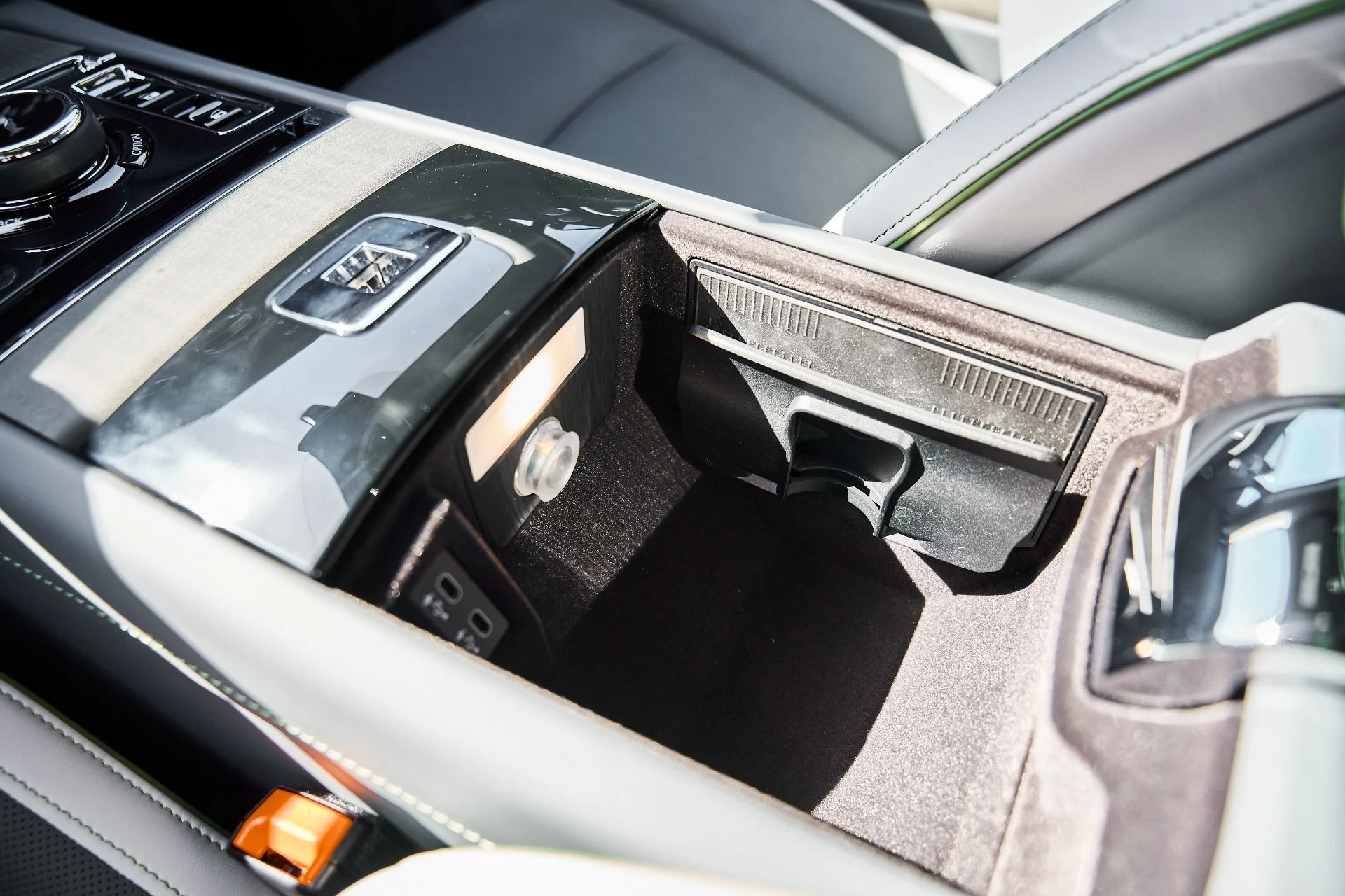 mph062_312103831_Used_2024_Rolls_Royce_Spectre_Mansory_1776840132_17f0ef8d60