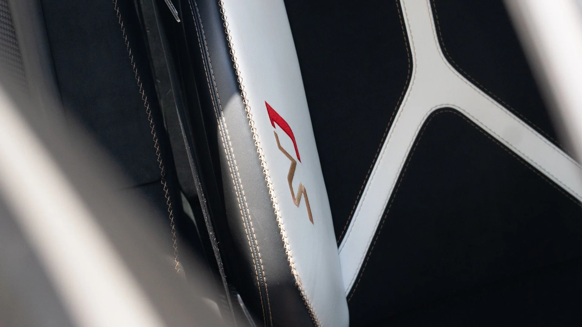 mph062_3122682334_Used_2019_Lamborghini_Aventador_LP_770_4_SVJ_1754340799_6f90a83d31