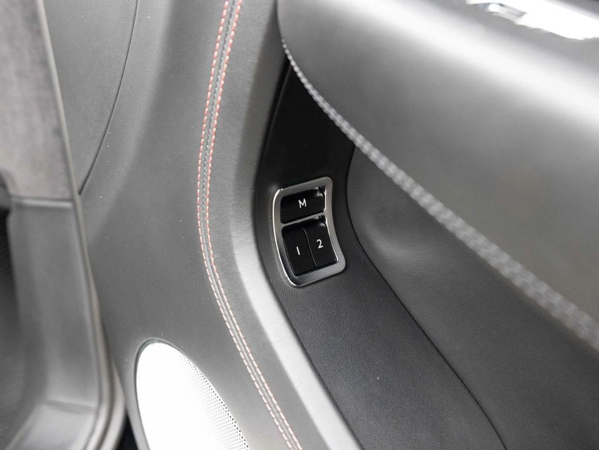 mph062_3168601237_502891109_69c2b0ac0101ed4b1a208293_e5d4a60a29