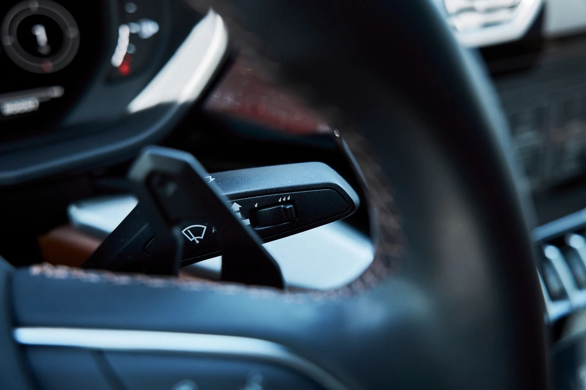 mph062_3237944458_Used_2023_Lamborghini_Urus_S_1771891326_a0276db40c