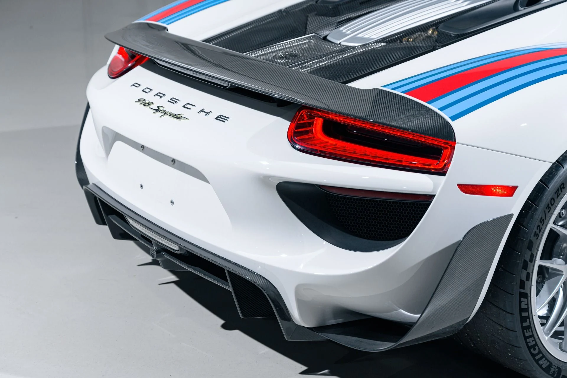 mph062_3241016653_12440_p63_l_ae7e5358fd