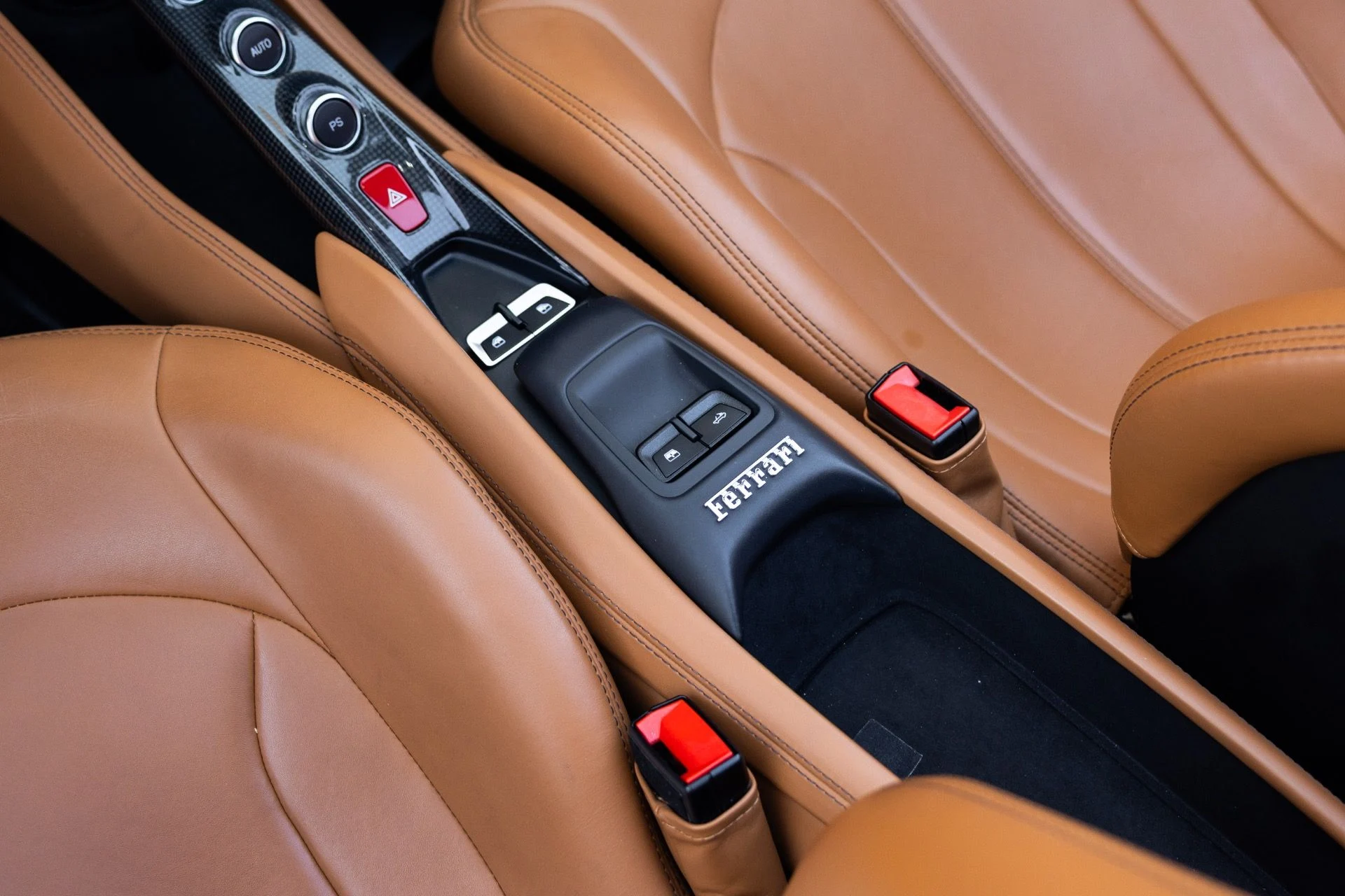 mph062_3270678773_Used_2021_Ferrari_F8_Spider_1791592255_5258bc7691