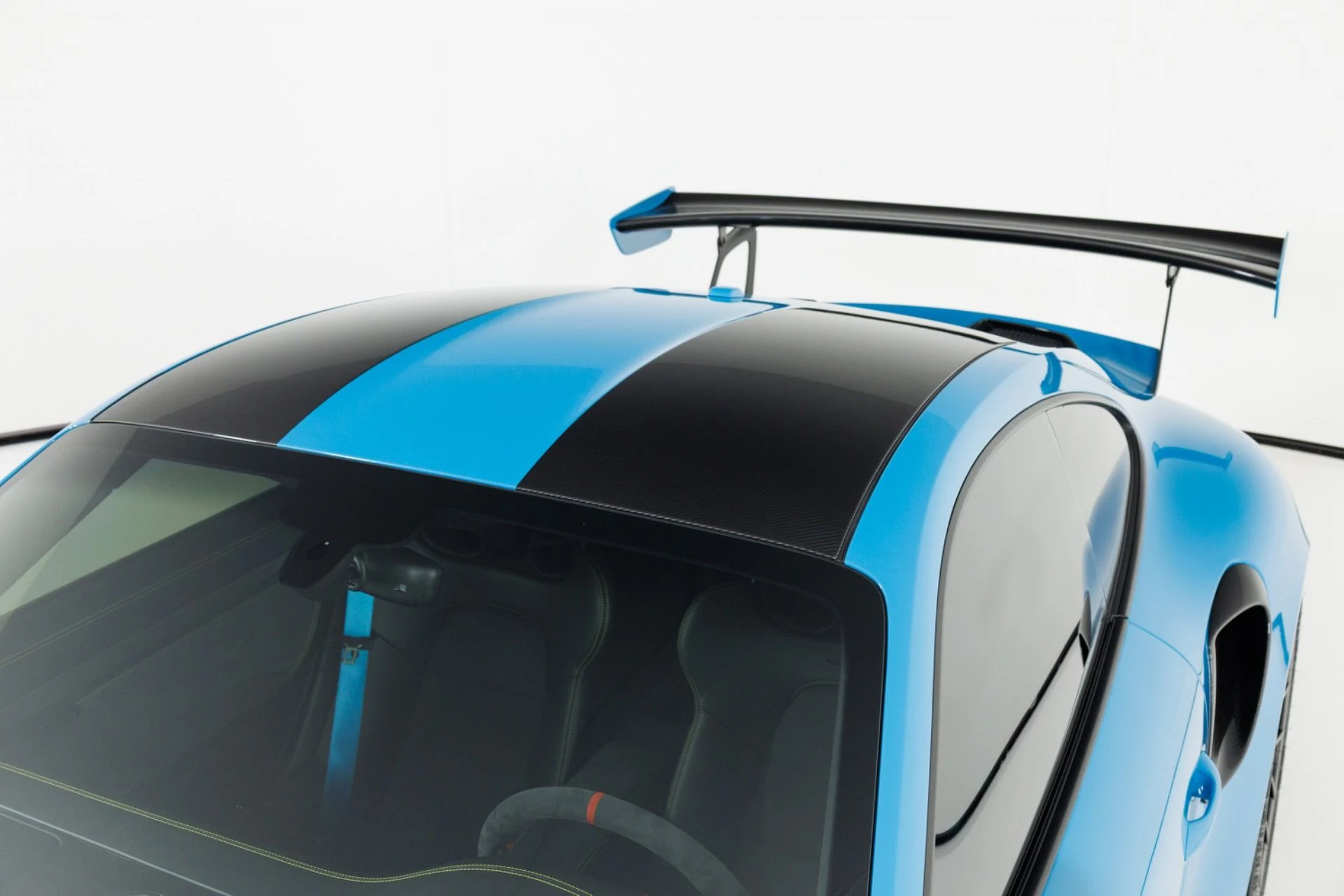 mph062_3274073096_Used_2018_Porsche_911_GT_2_RS_1783631648_f6e1942108