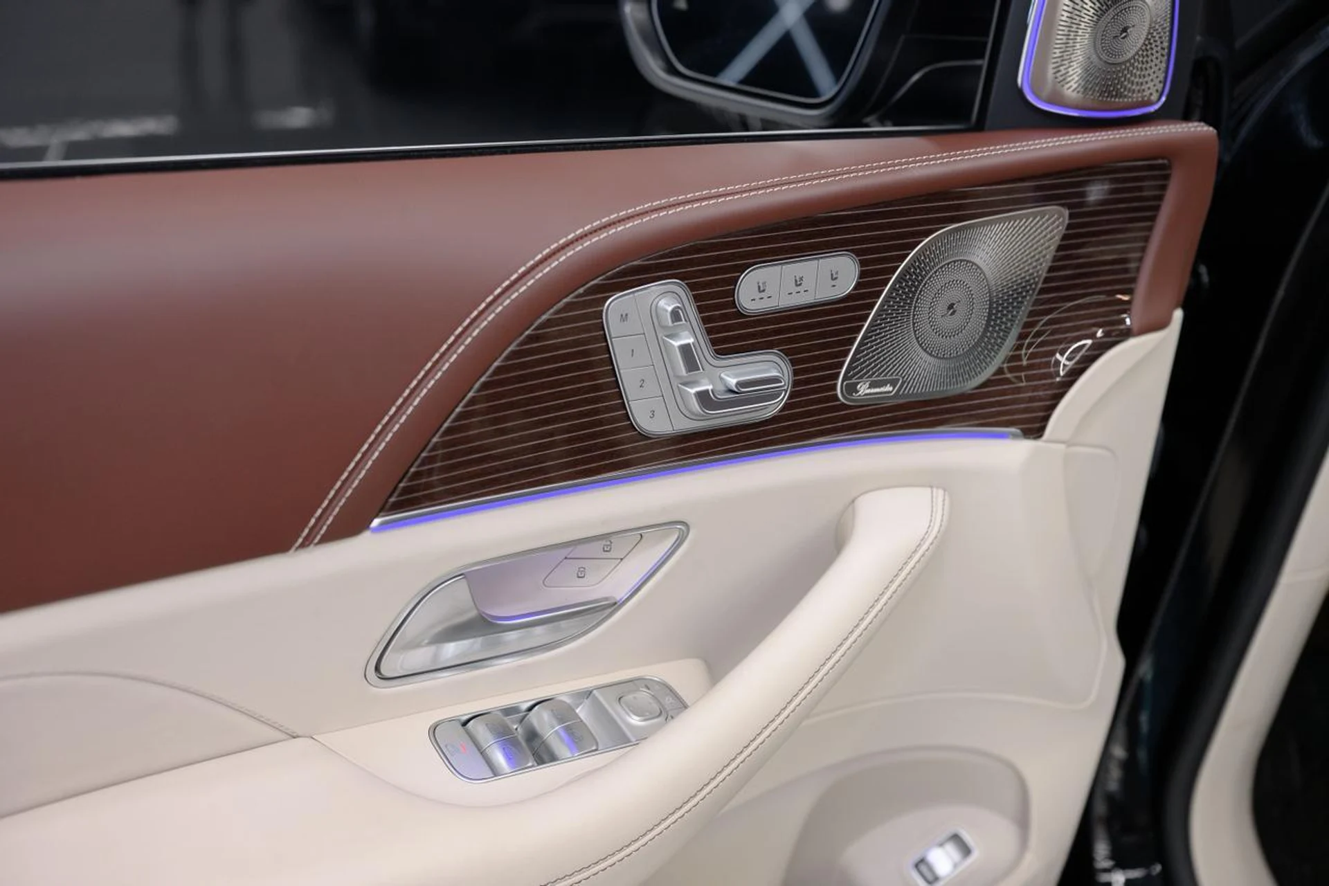 mph062_3301489954_fd2fb14169e572c046379b0af30c4acf_e17dd04300