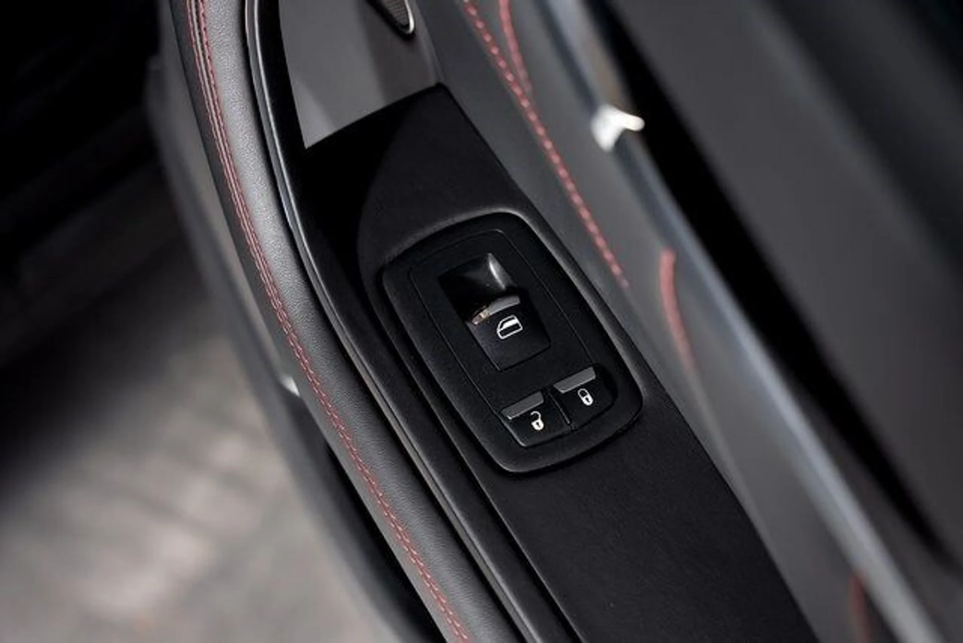 mph062_332481843_b49972c6207d2be428ac9eb7b46e8cf2x_54f0e68a03