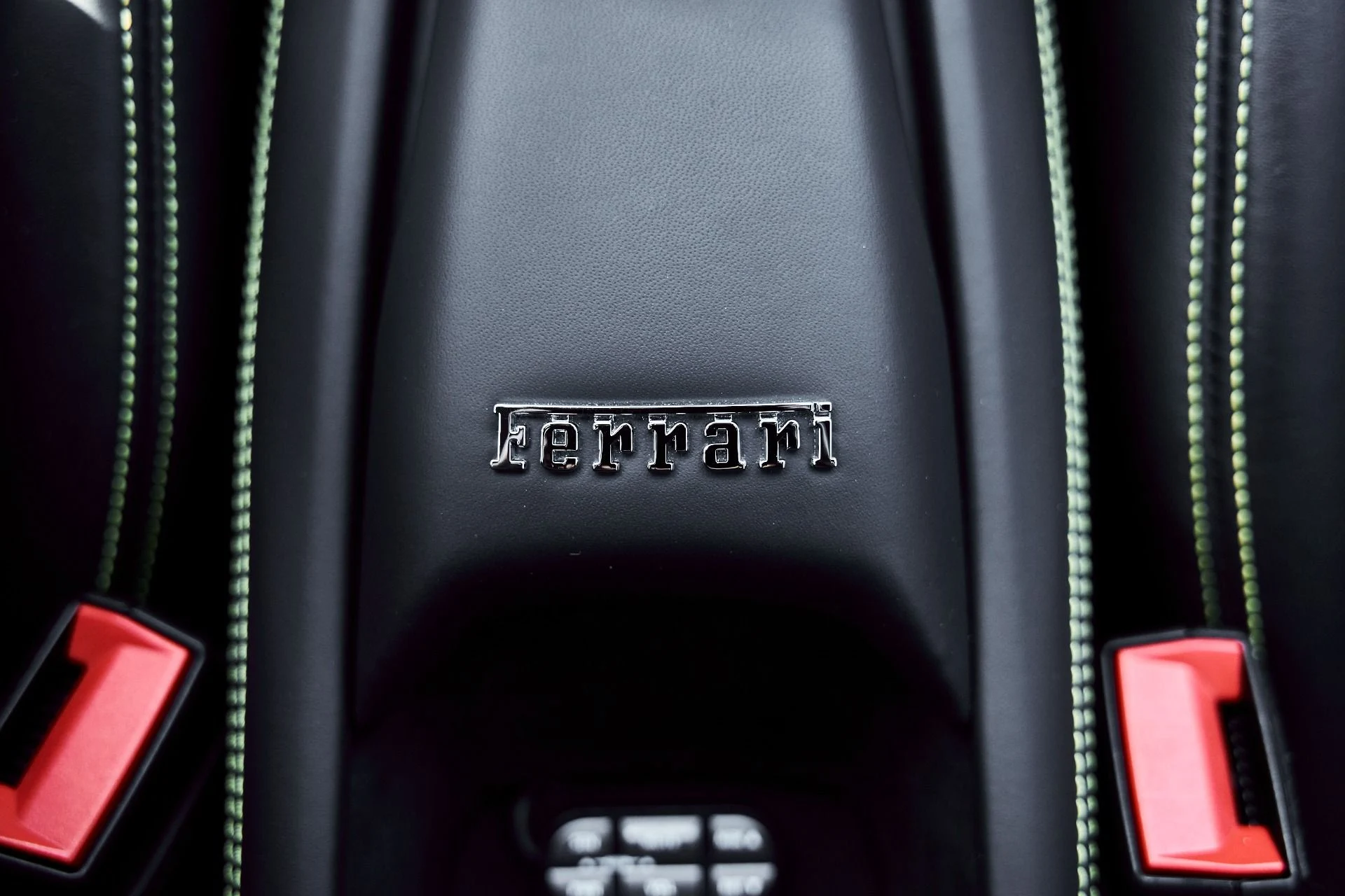 mph062_3329982760_Used_2021_Ferrari_F8_Tributo_Base_1774743114_733ddd709a