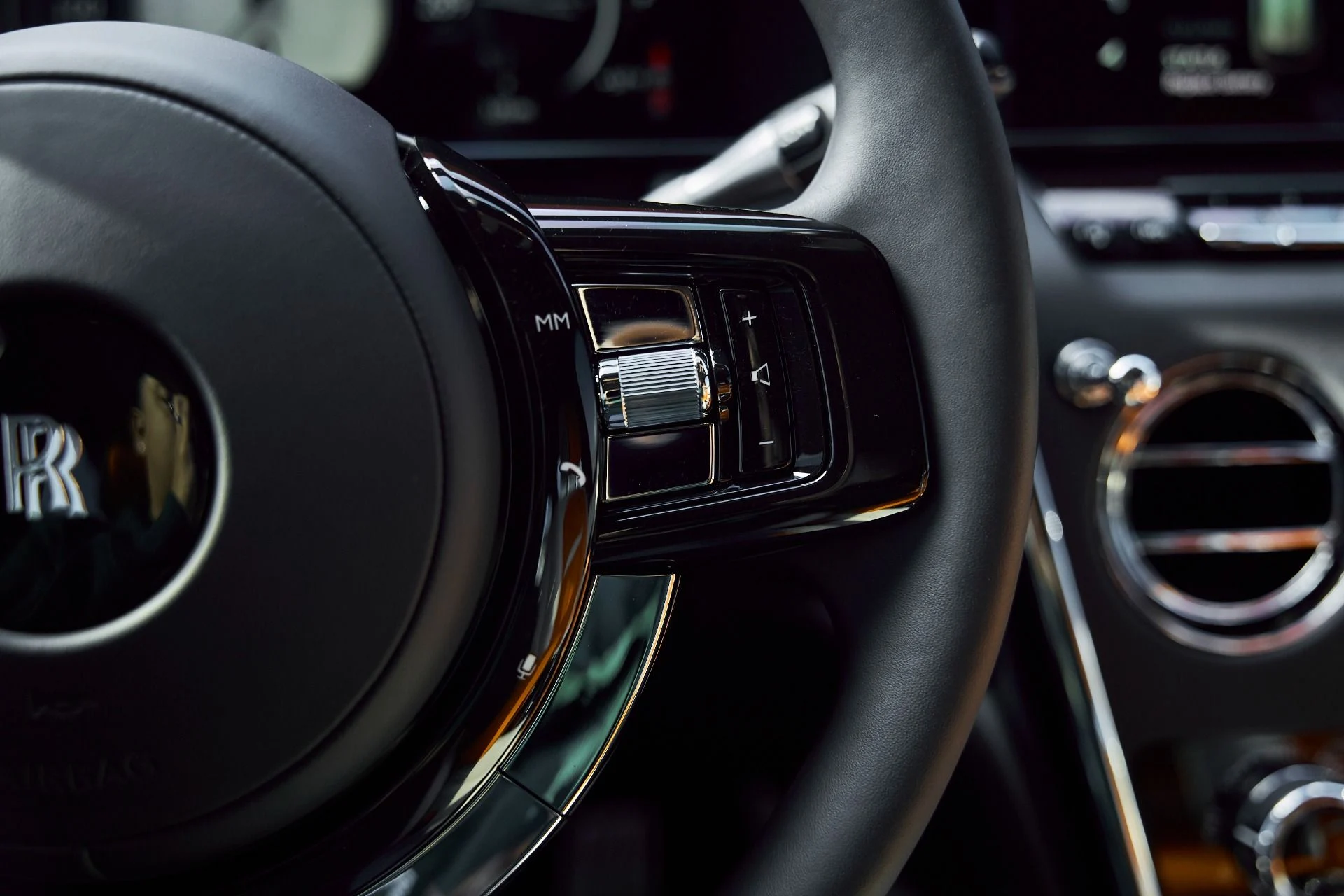 mph062_3358534249_Used_2026_Rolls_Royce_Cullinan_Base_1766884829_65065d8549