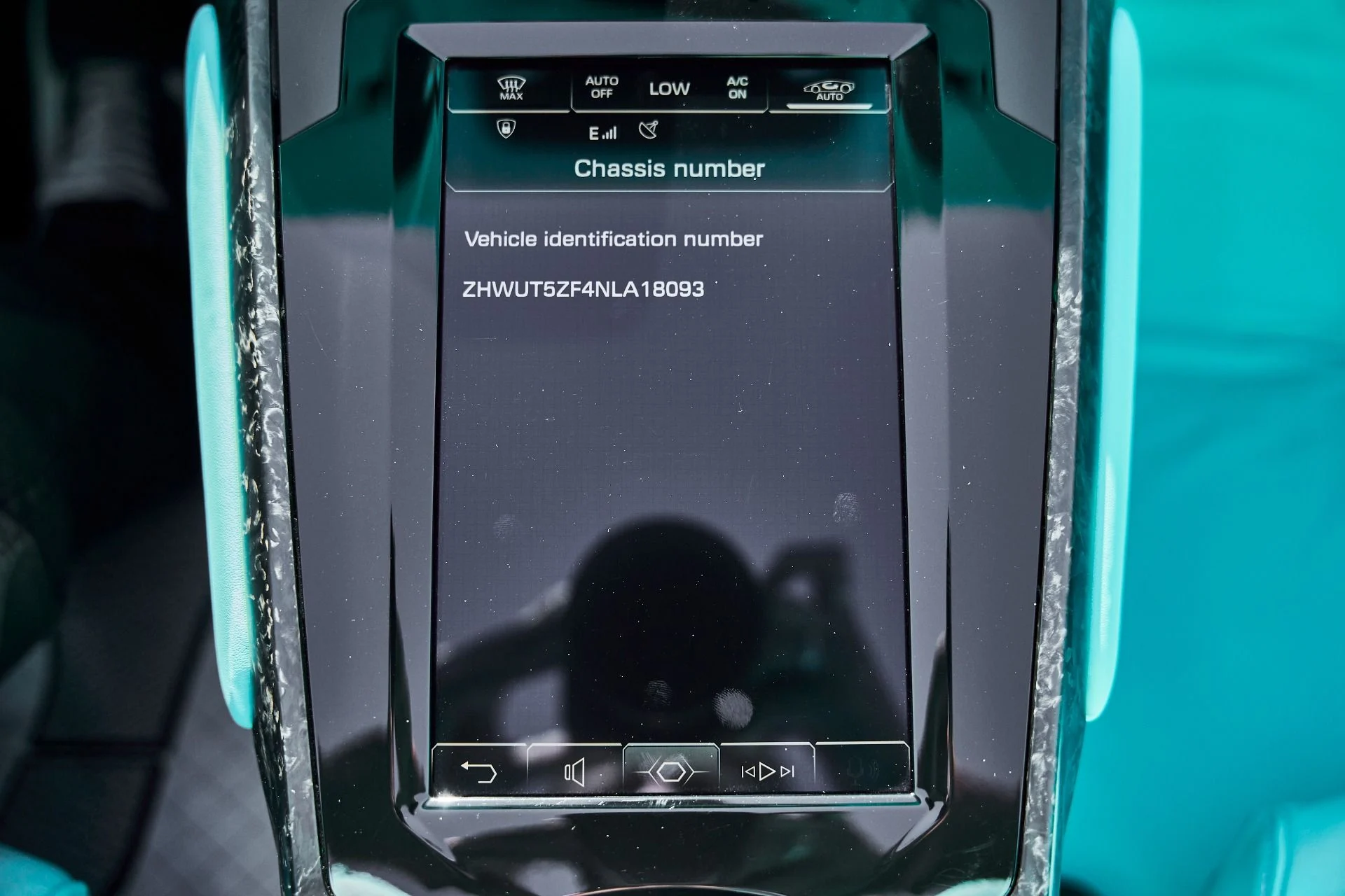 mph062_3362623295_Used_2022_Lamborghini_Huracan_EVO_Base_1779498820_4bfc7e6d49
