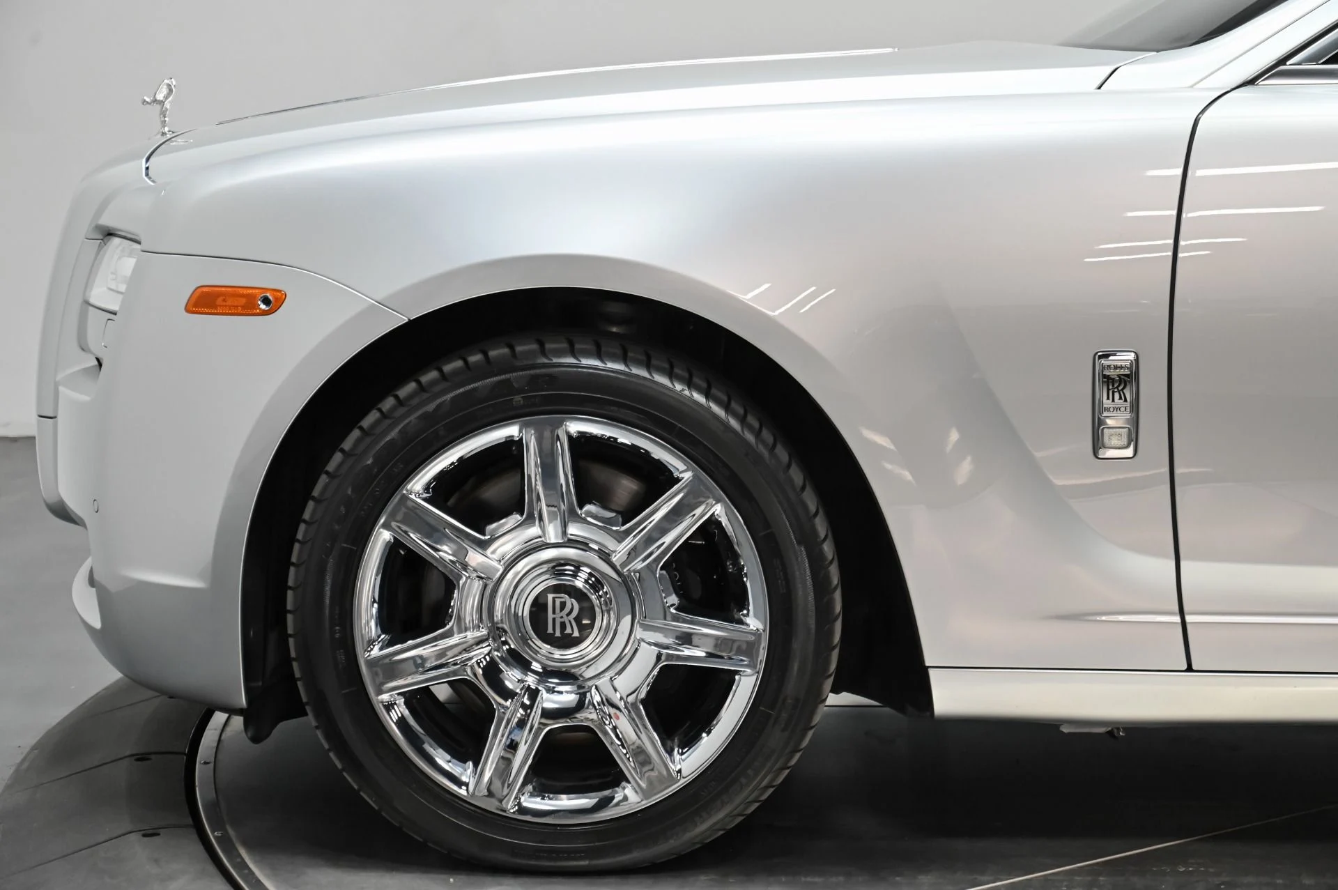 mph062_3495267540_Used_2012_Rolls_Royce_Ghost_1757528739_59dbd4996e