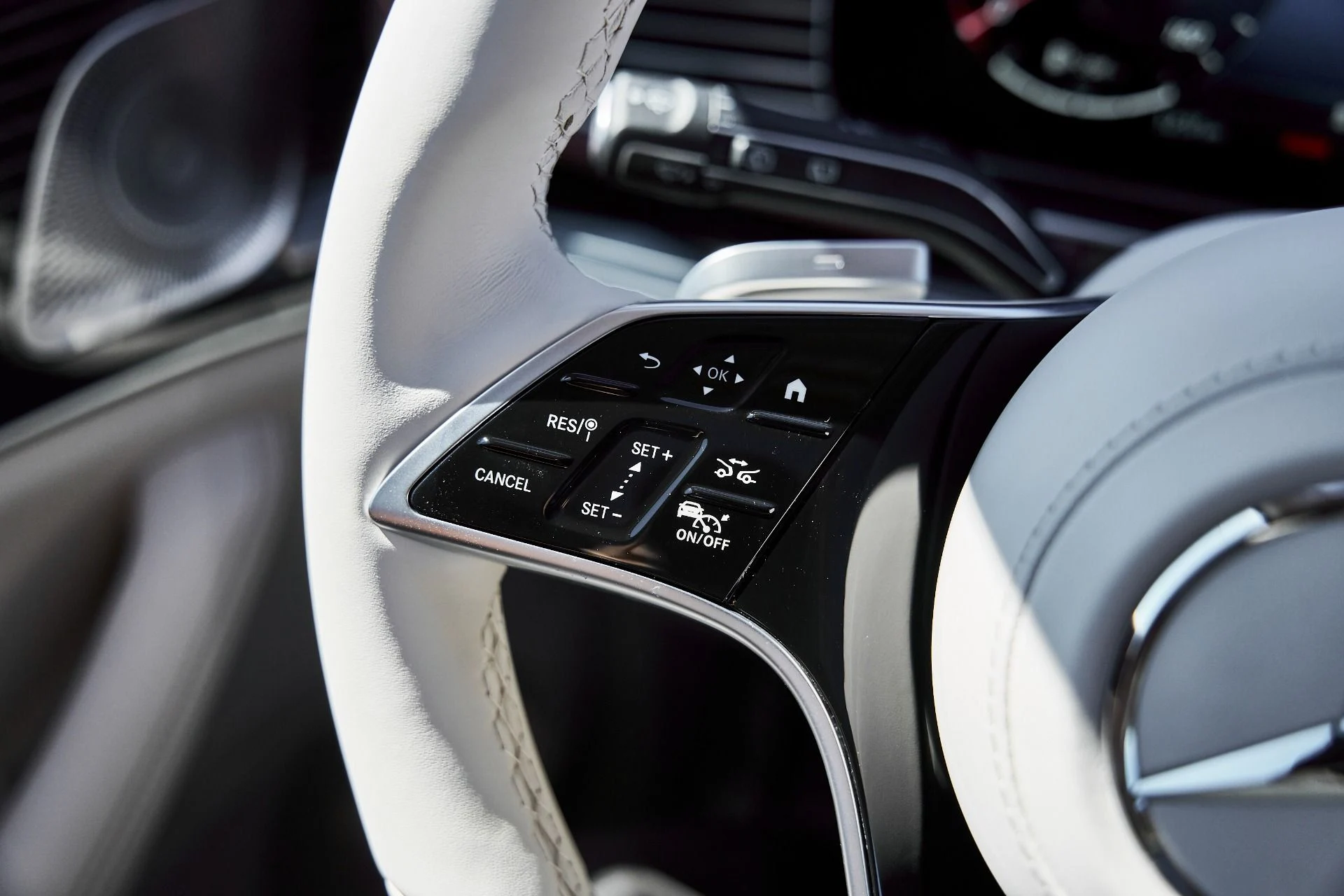 mph062_350287107_Used_2026_Mercedes_Benz_GLS_Maybach_GLS_600_1777074157_063945974d