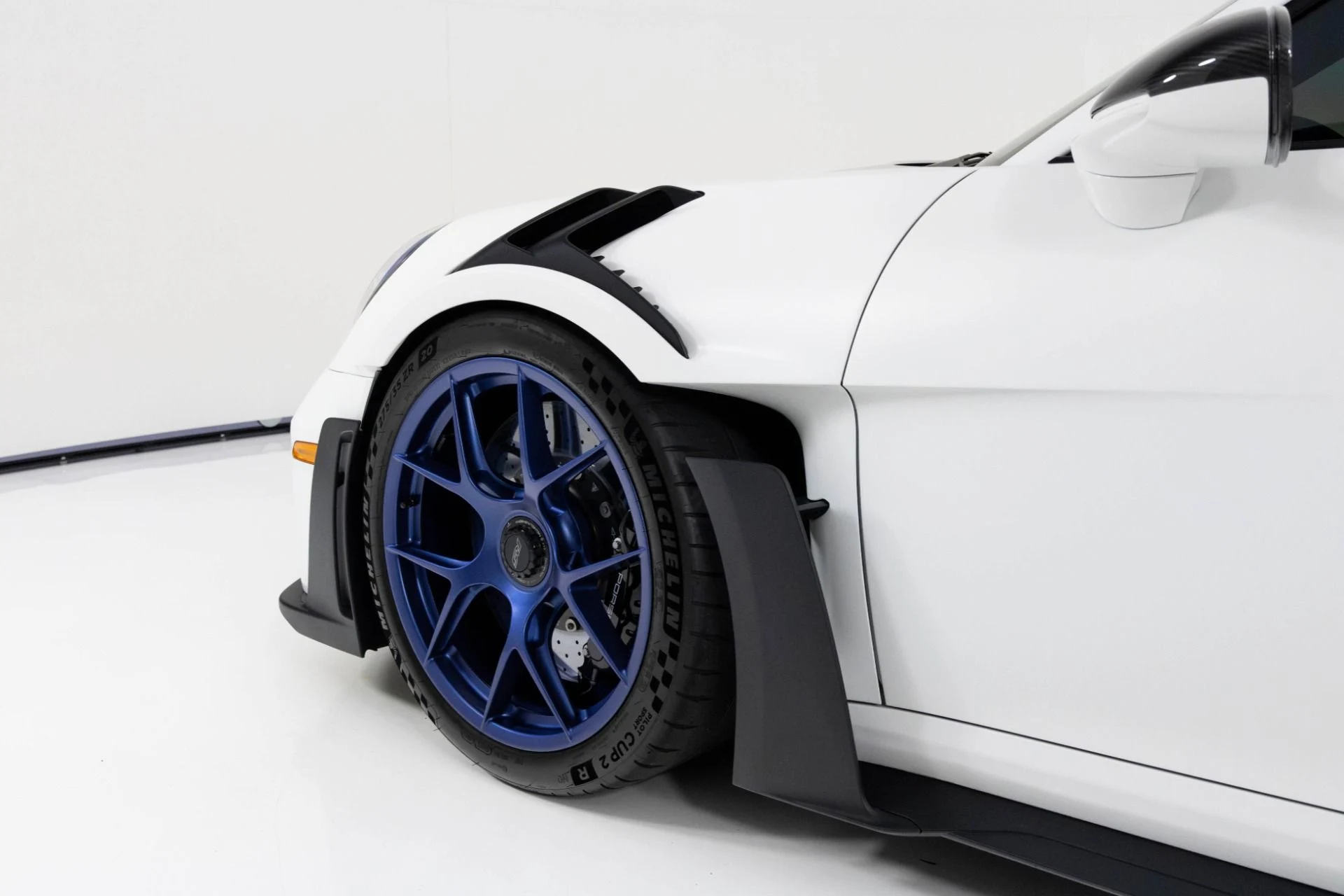 mph062_3517592814_Used_2024_Porsche_911_GT_3_RS_1763426505_a3bf2065f2