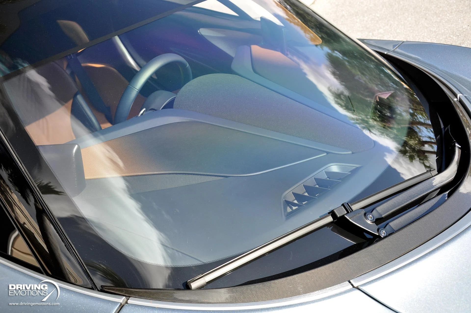 mph062_3556695733_821_p63_l_79e3977690