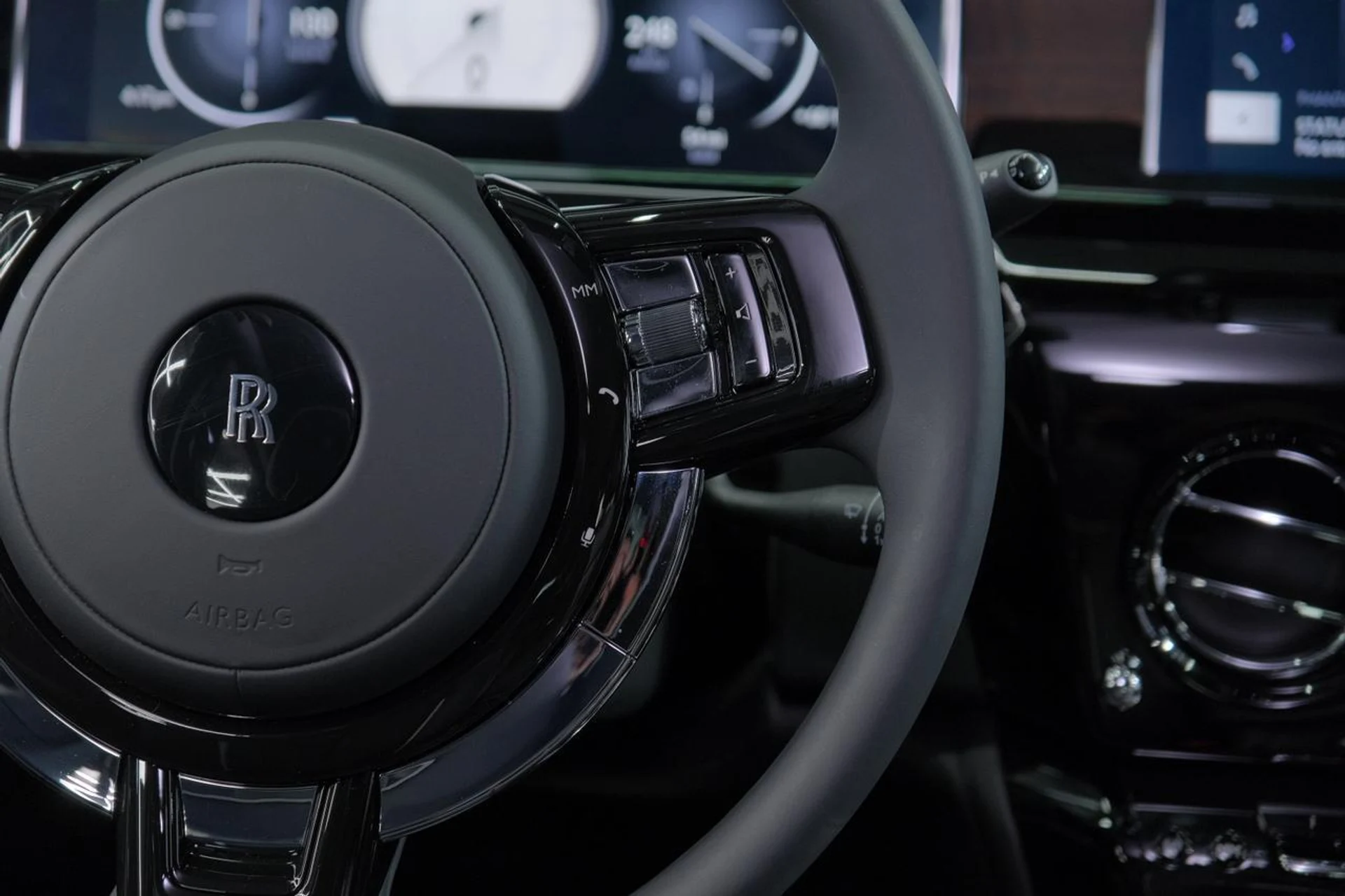 mph062_3592174668_0267c12f8198f743449877f505ff8c74_842f28df8a