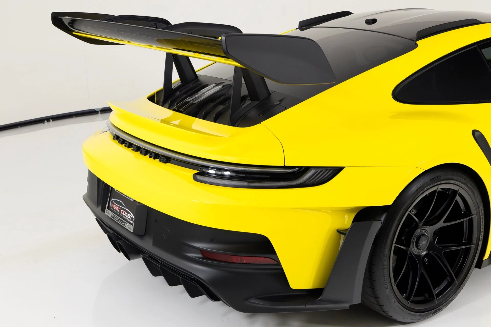 mph062_359227231_Used_2024_Porsche_911_GT_3_RS_1770767549_098d0d1e05