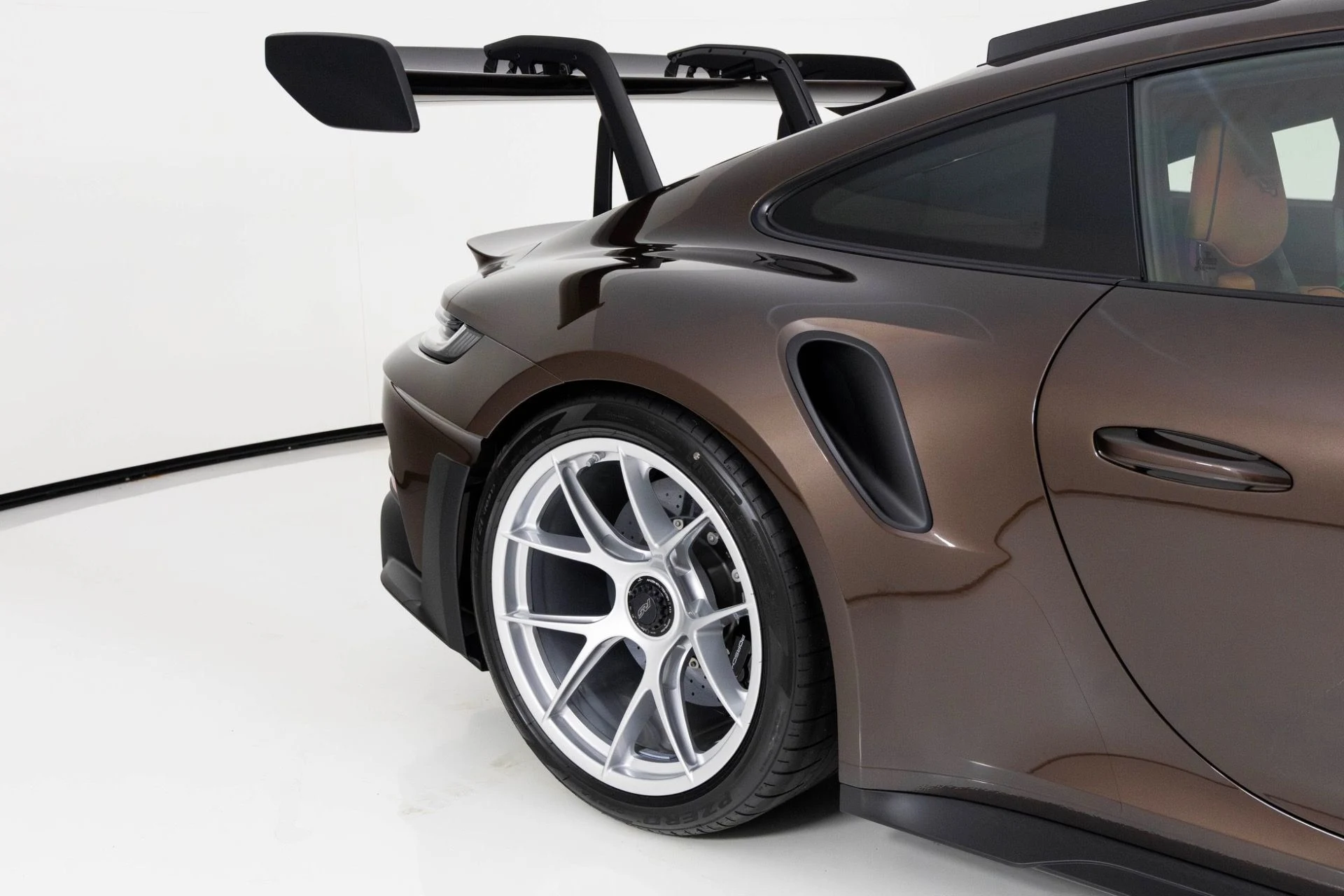 mph062_3605404276_Used_2025_Porsche_911_GT_3_RS_1764100573_031fe4016d