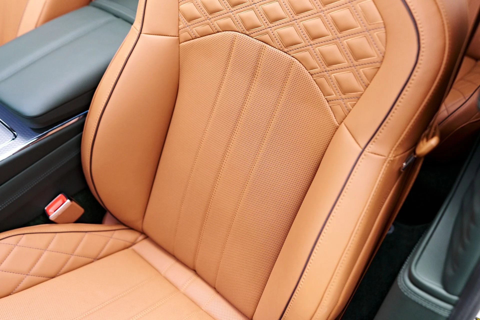 mph062_3605663705_Used_2024_Bentley_Flying_Spur_Mulliner_W12_1756173526_6b7f862355