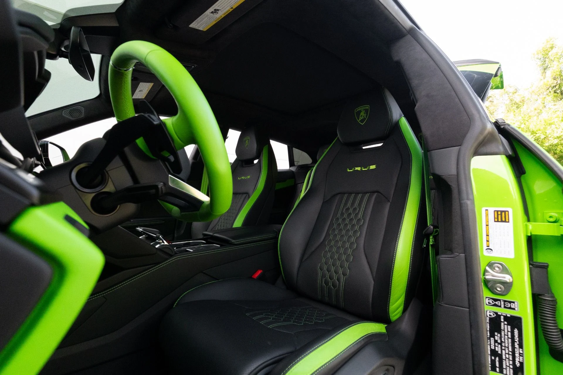 mph062_3614532011_Used_2023_Lamborghini_Urus_S_1755804892_590200ce90