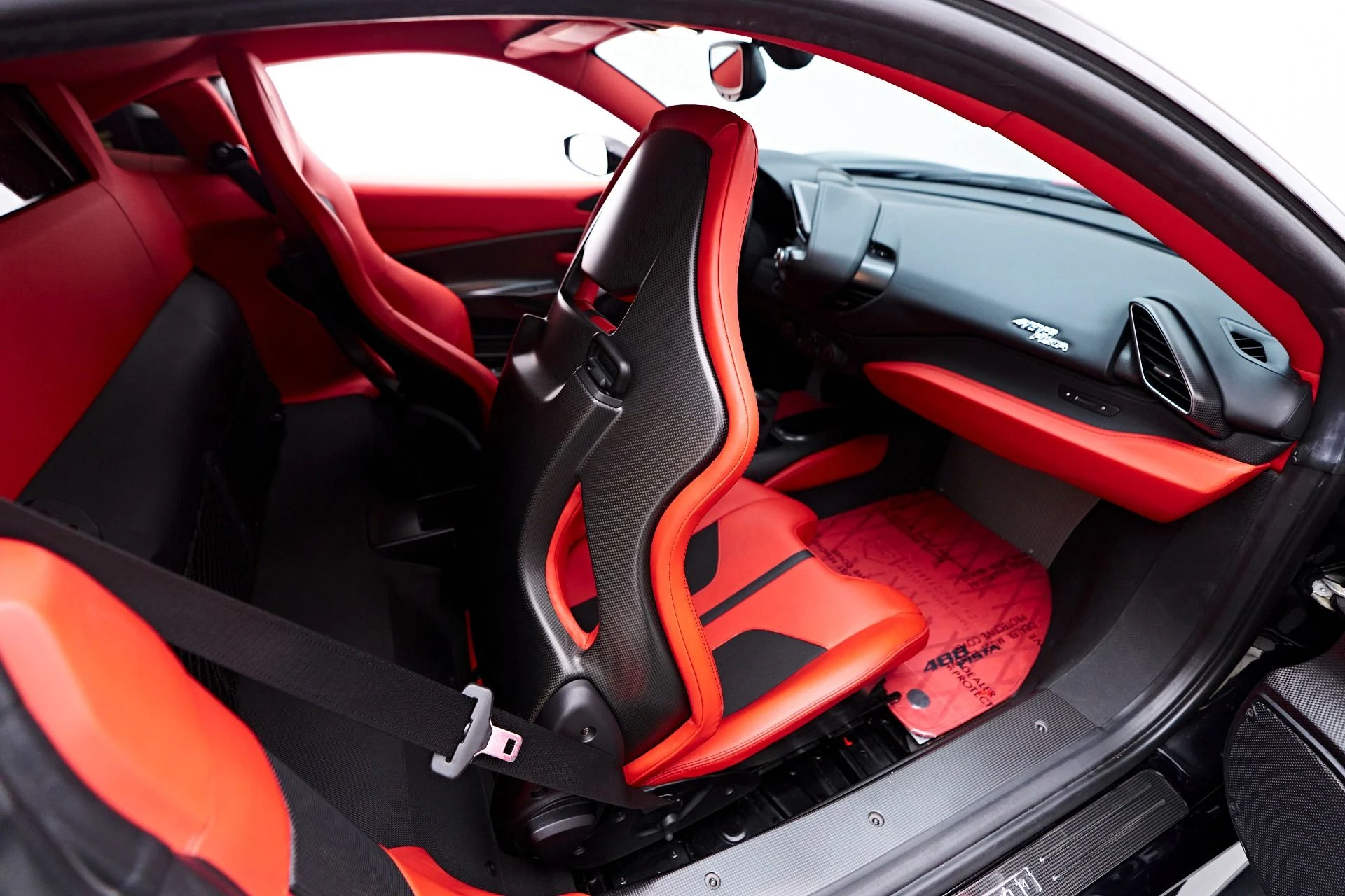 mph062_3674619634_Used_2020_Ferrari_488_Pista_Base_1749062519_82d29f7418