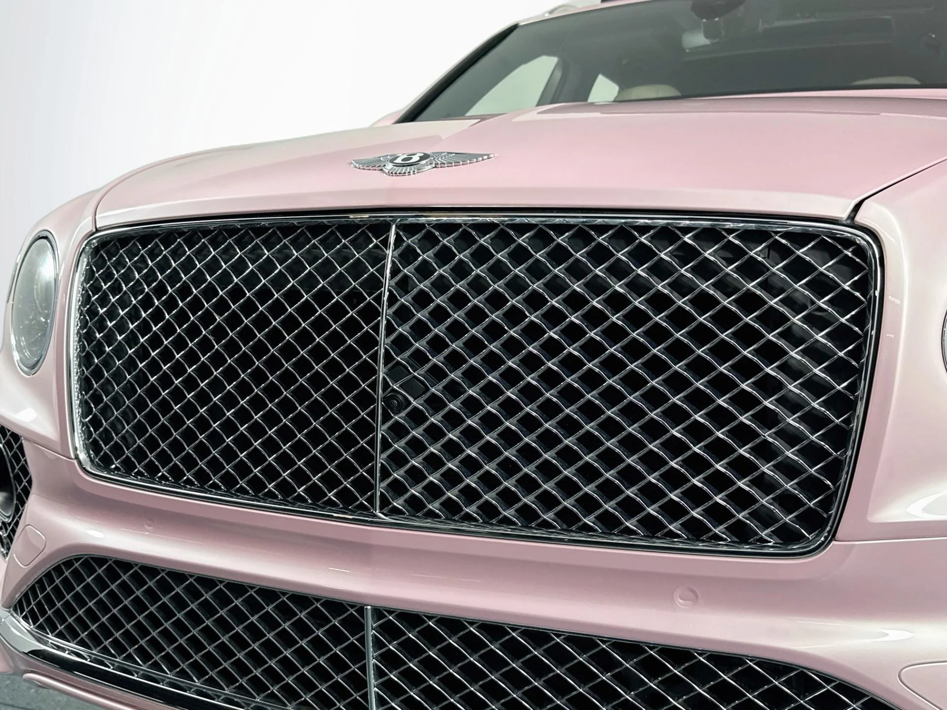mph062_37121942_Used_2023_Bentley_Bentayga_Azure_V8_1789145845_2ee95e0be0