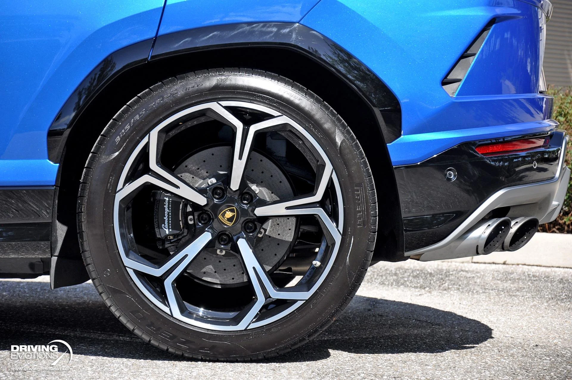 mph062_3740625219_801_p63_l_5499bac845