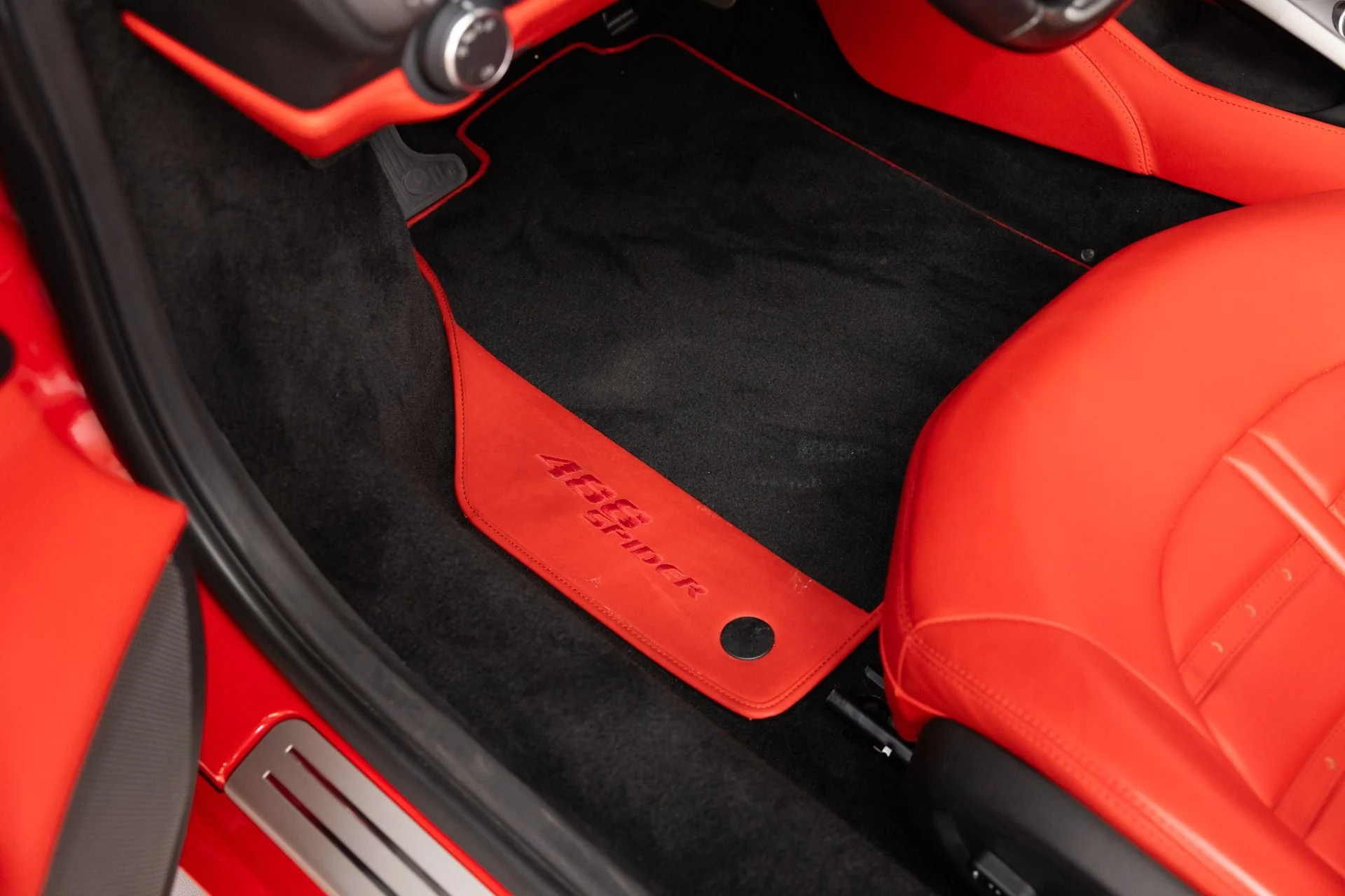 mph062_3744666311_Used_2017_Ferrari_488_Spider_1782928038_ae1b954a4c